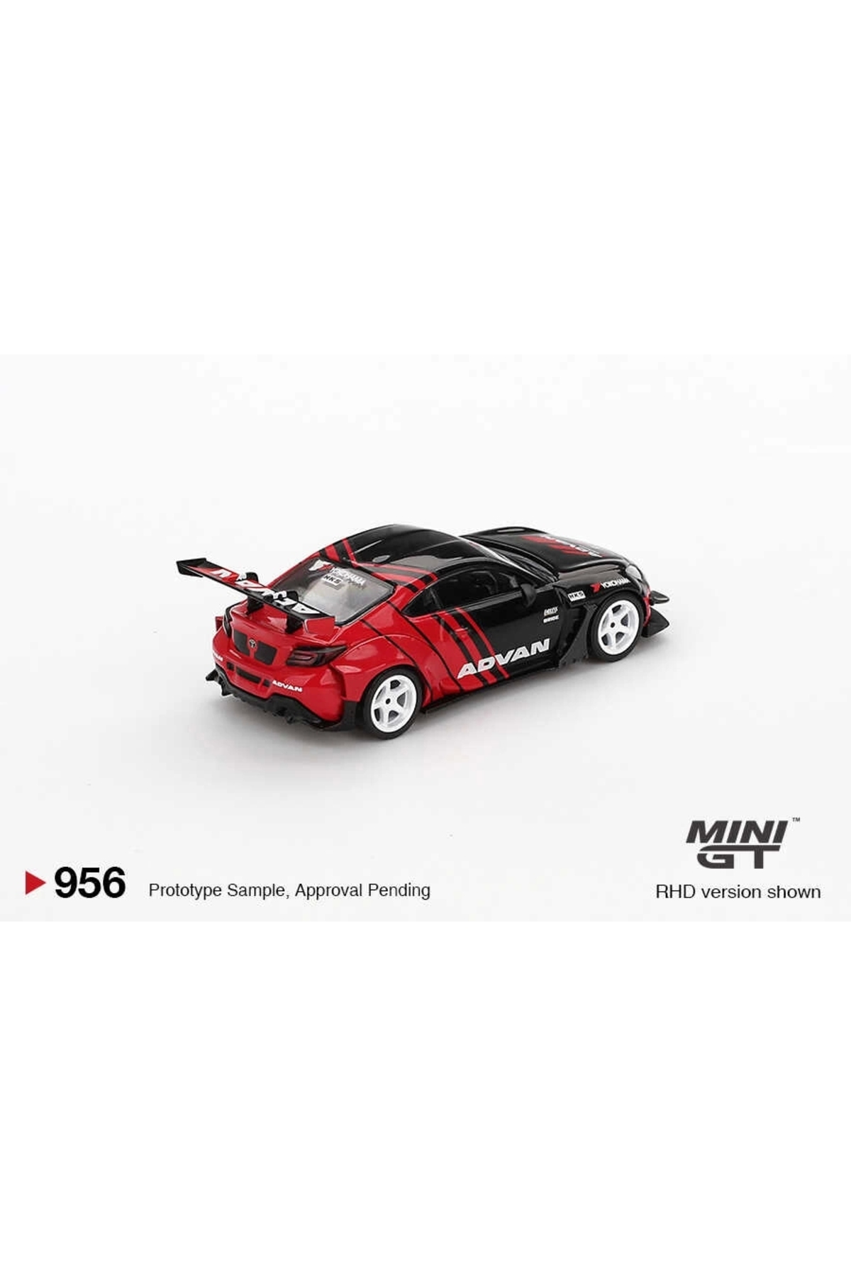 mini gt MGT00956 1/64 Toyota GR86 HKS TYPE R ADVAN 2022 Tokyo Auto Salon fotoğrafı 3 (önizleme)