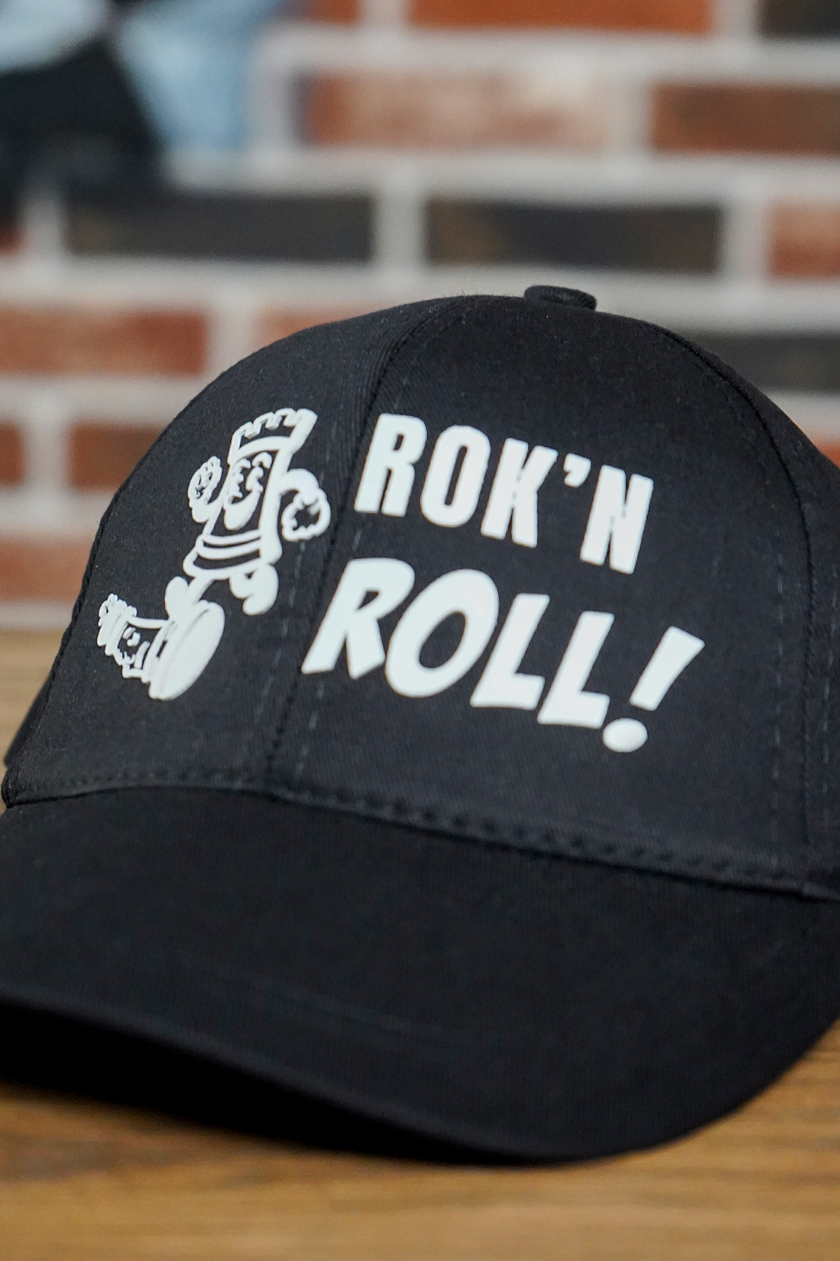 ROK’N ROLL! Satranç Temalı Şapka | Unisex Mizahi Tasarım Şapka resmi