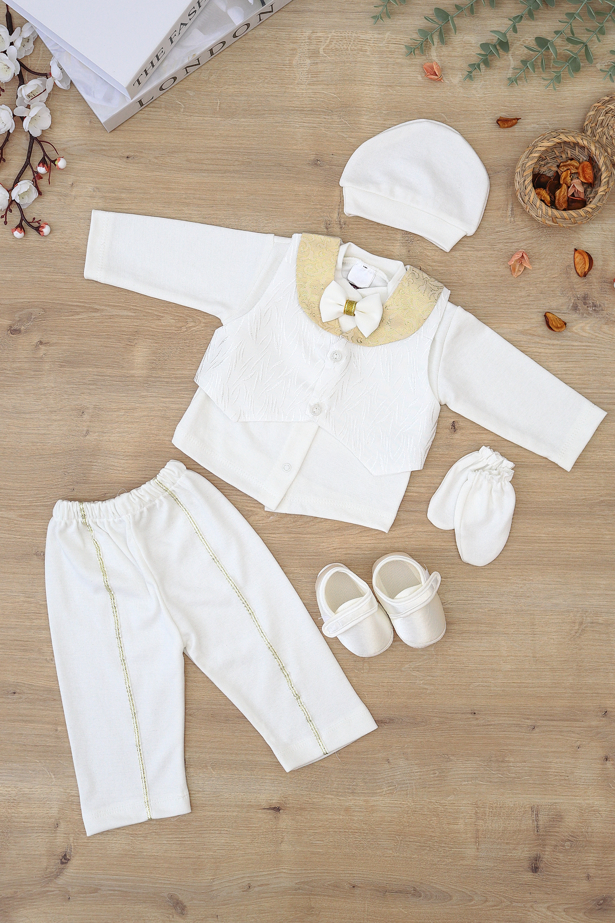 Sitilin Erkek Bebek Beyaz Yelekli Papyonlu Mevlit Takımı Lüks Özel Gün ve Mevlütlük Süslü Set 0-3 AY STL7071 fotoğrafı 5 (önizleme)