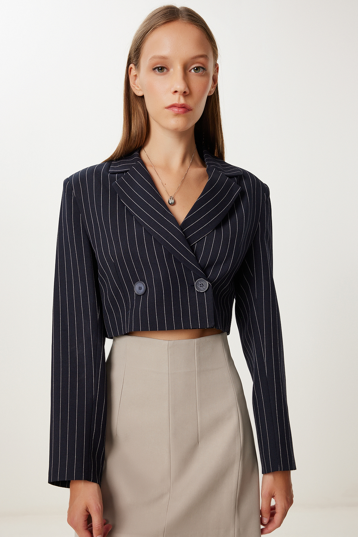 Happiness İstanbul Kadın Siyah Çizgili Vatkalı Crop Dokuma Ceket KT00020