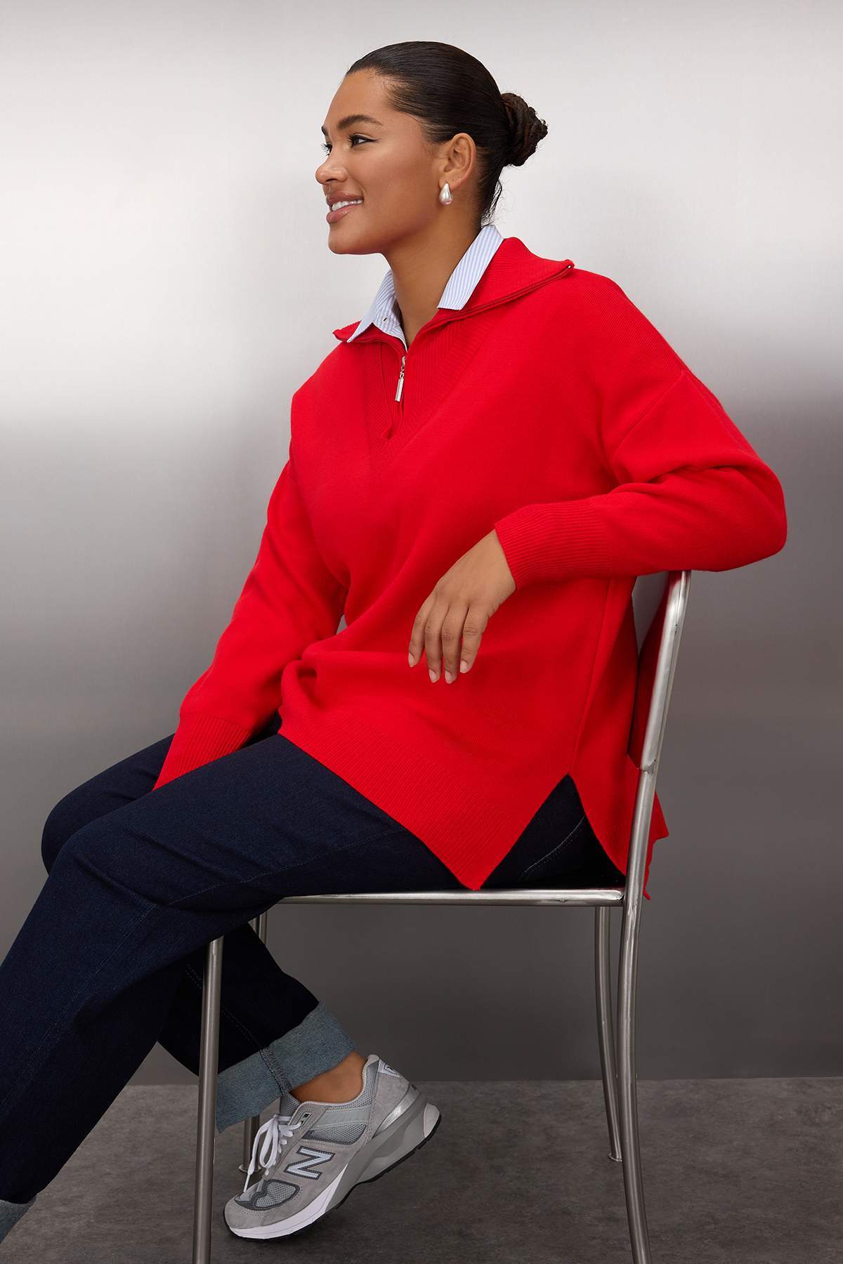 Trendyol Curve Czerwony sweter z dzianiny z kołnierzykiem typu „knit-down” i zamkiem błyskawicznym TBBAW26AN00015