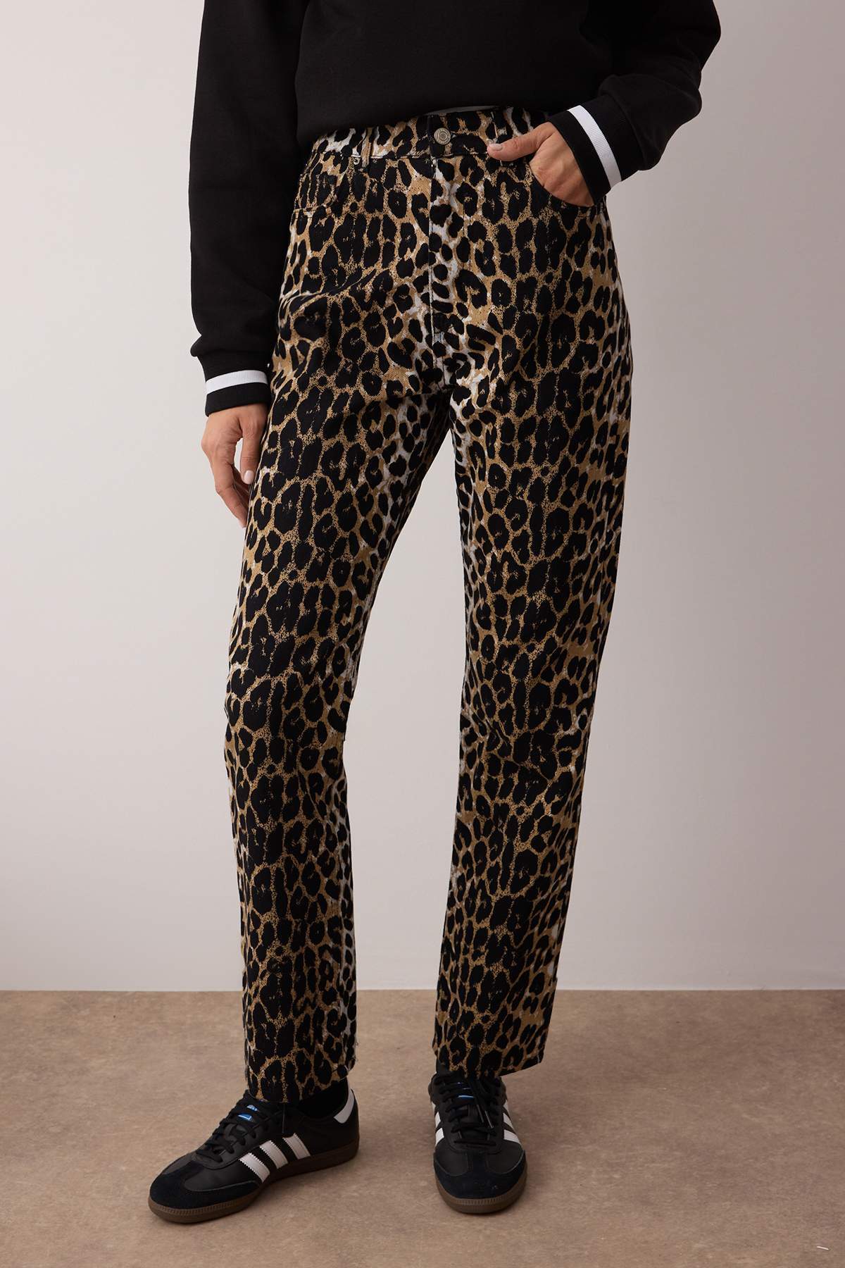 Trendyolmilla  Kahverengi Leopar Desenli Straight/Düz Kesim Dokuma Pantolon TWOSS24PL00170 - Görsel 3