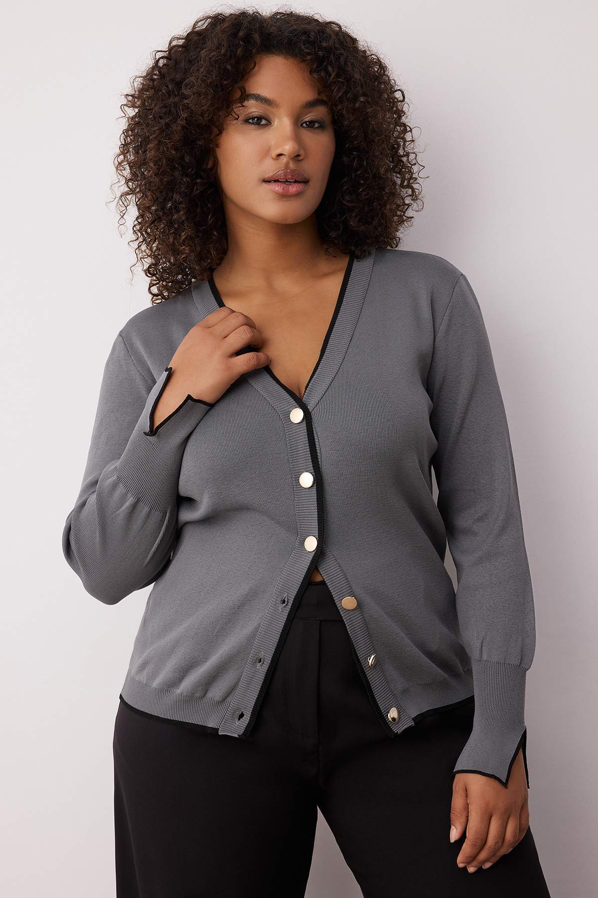 Trendyolmilla  Gri Düğme Detaylı Şeritli Triko Hırka TBBAW24AV00014 - Görsel 2