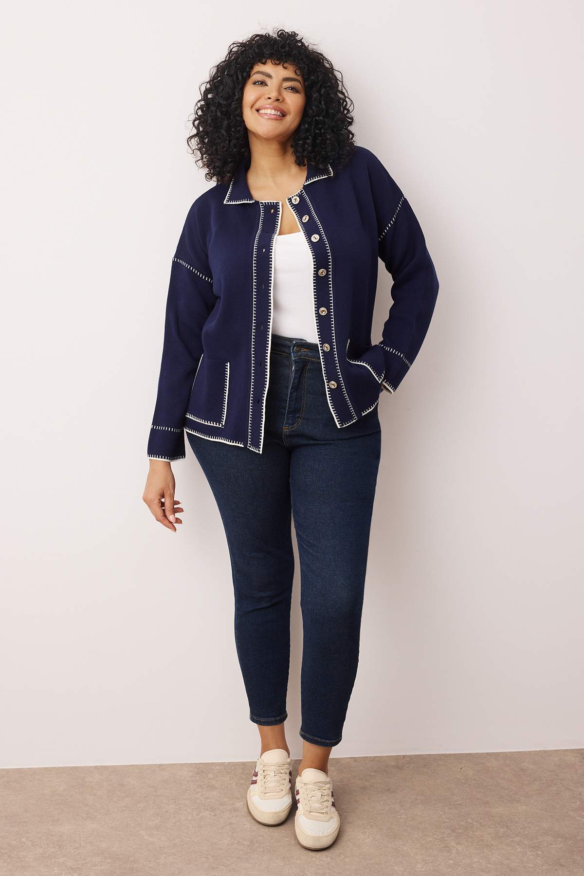 Trendyolmilla  Lacivert Polo Yaka Nakışlı/İşlemeli Triko Hırka TBBAW26AV00021