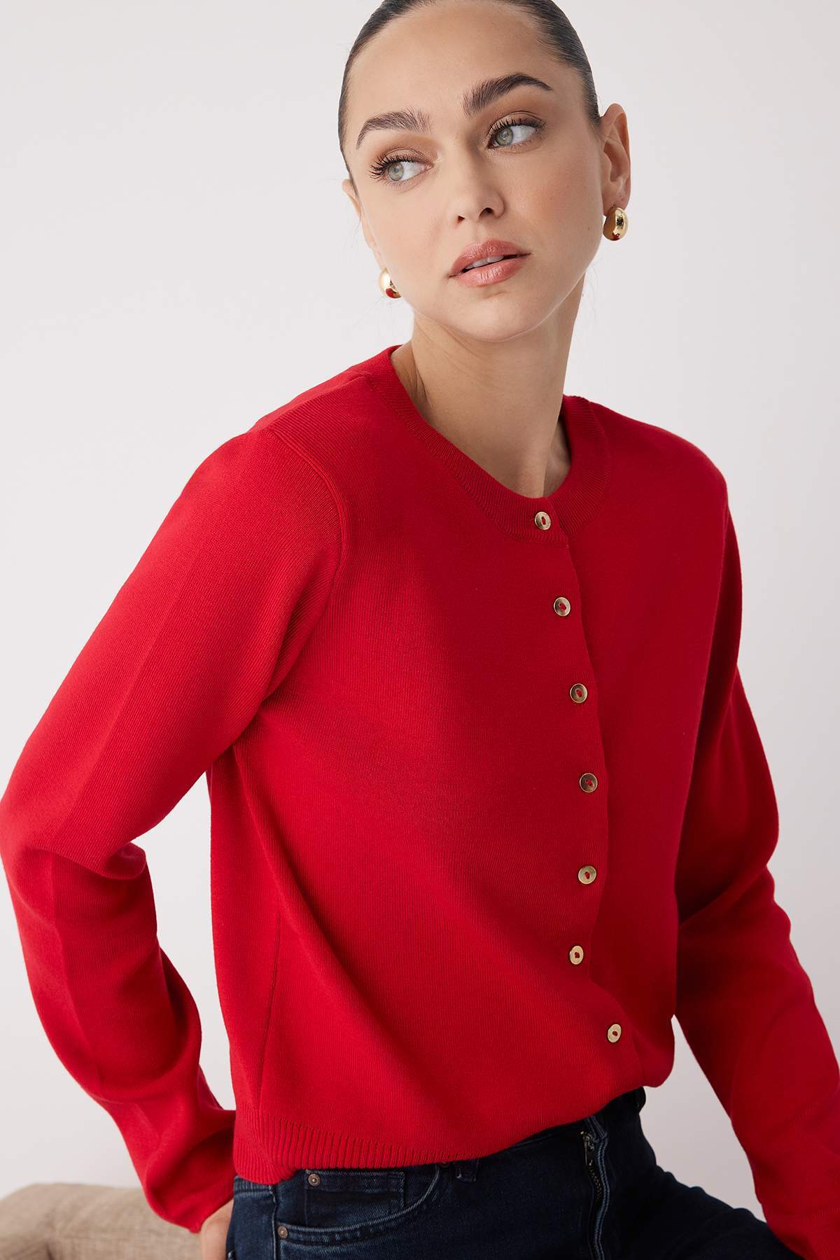 Trendyolmilla  Wardrobe Essentials Kırmızı Düğme Detaylı Pamuklu Basic Triko Hırka | TWOAW26HI00001 - Görsel 2