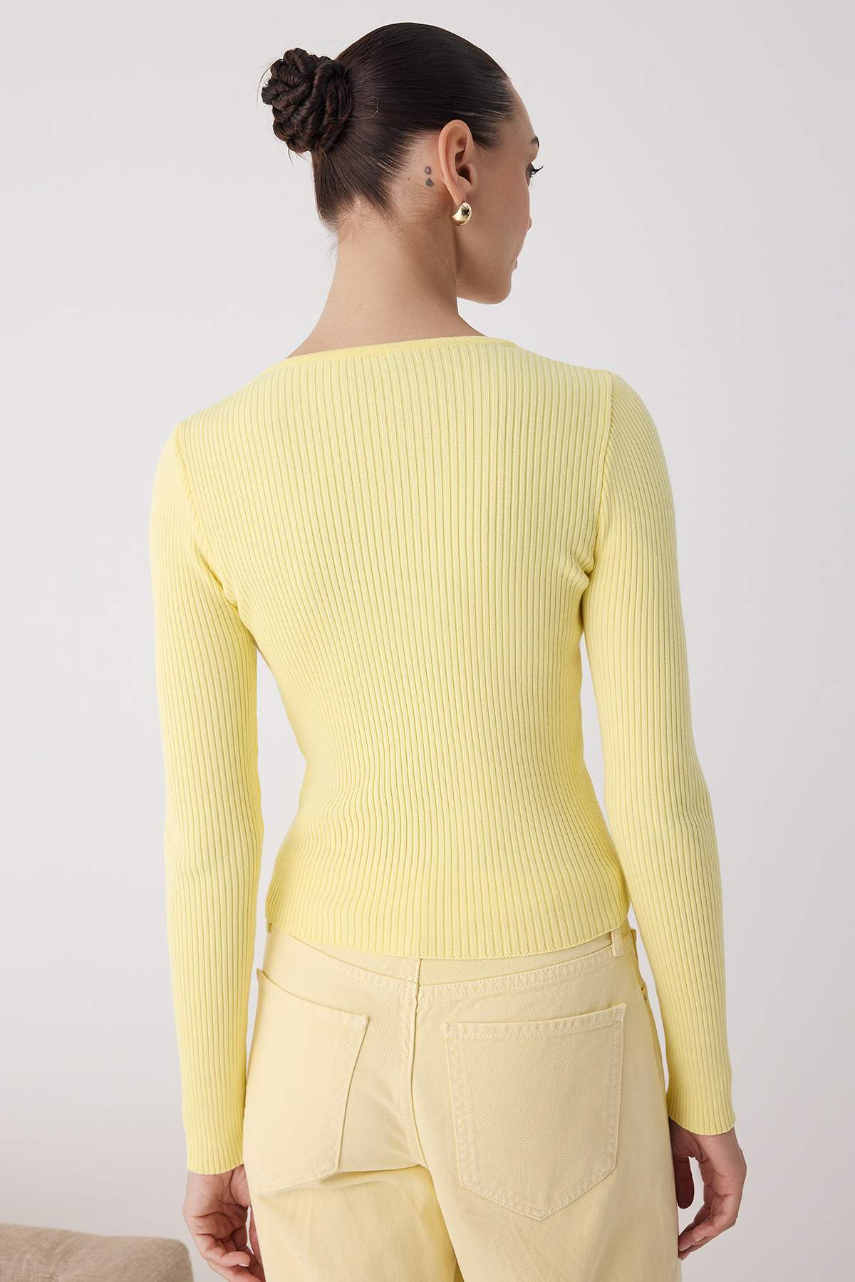 Trendyolmilla  Wardrobe Essentials Sarı Merserize Görünümlü Fitilli Triko Hırka | TWOAW26HI00118 - Görsel 4