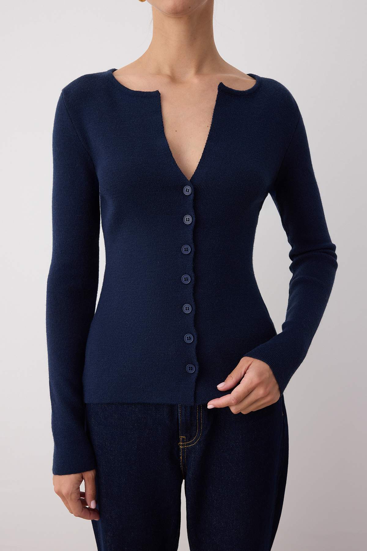 Trendyolmilla  Lacivert Premium İplik/Özel İplik Fitted/Vücuda Oturan Yünlü Triko Hırka TWOAW26HI00046 - Görsel 3