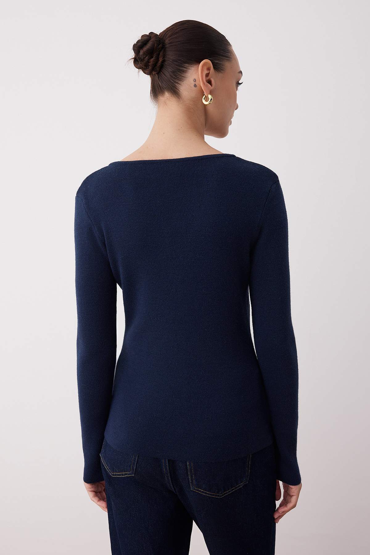 Trendyolmilla  Lacivert Premium İplik/Özel İplik Fitted/Vücuda Oturan Yünlü Triko Hırka TWOAW26HI00046 - Görsel 4