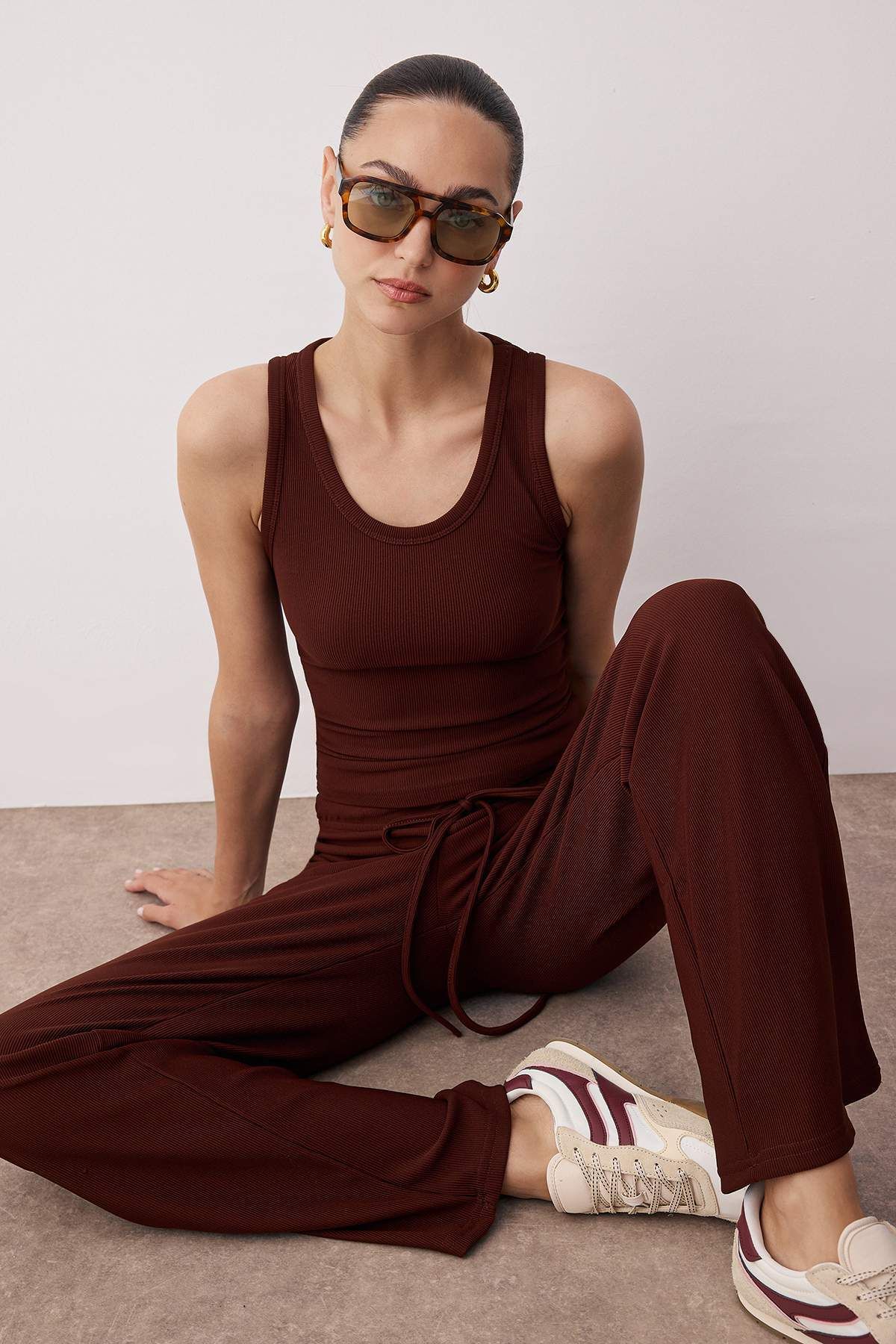 Trendyol Collection-Brown Sleeveless Body Fitting Stretchy Top Elastic Waist Lace-Up Bottom Knitted Bottom -Top Set Twoss25Au00128 1