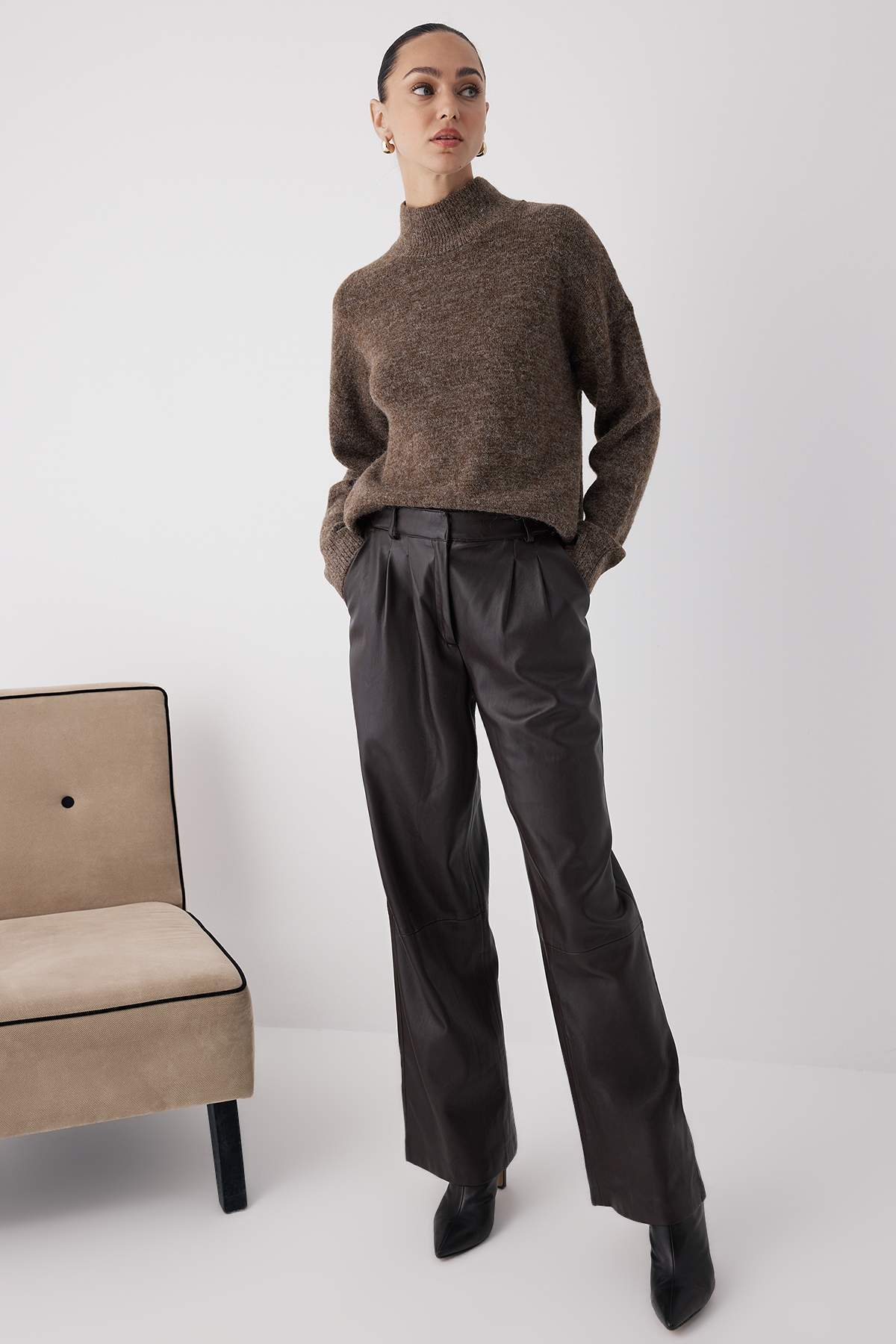 Trendyolmilla  Wardrobe Essentials Vizon Alpaka Yün Karışımlı Premium İplik Geniş Kalıp Triko Kazak |TWOAW26KZ00079 - Görsel 2