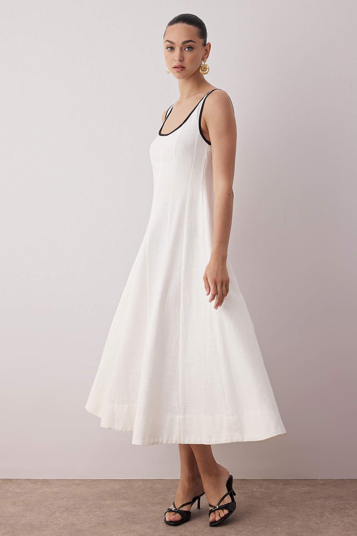 Trendyolmilla  Ekru Keten İçerikli Düz Midi Dokuma Elbise TWOSS25EL00895 - Görsel 2