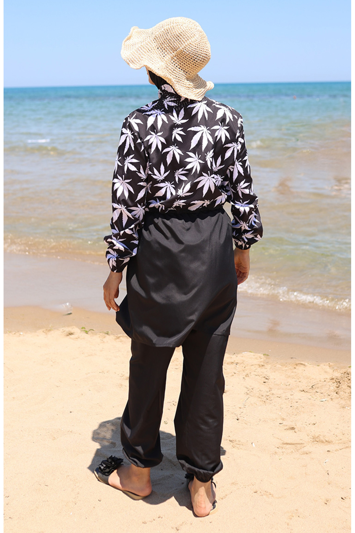 sefamerve-Elastic Waist Floral Patterned Zippered Hijab Swimsuit with Bonnet Gift 9005D-01 Black White 6