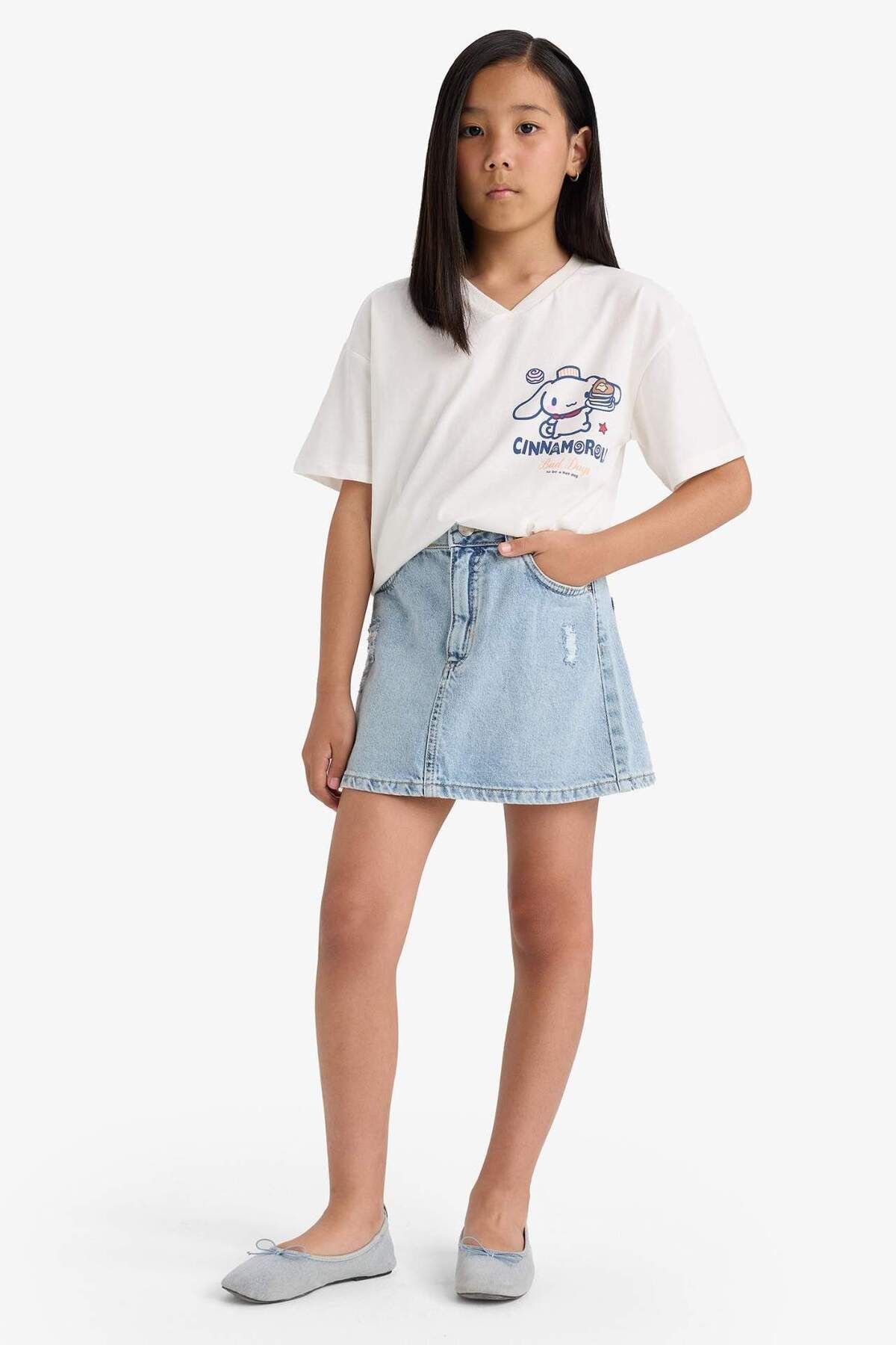 DeFacto-Tricou cu mânecă scurtă pentru fetiță Hello Kitty oversize, cu decolteu în V, cu imprimeu pe spate F7004A825AU 3