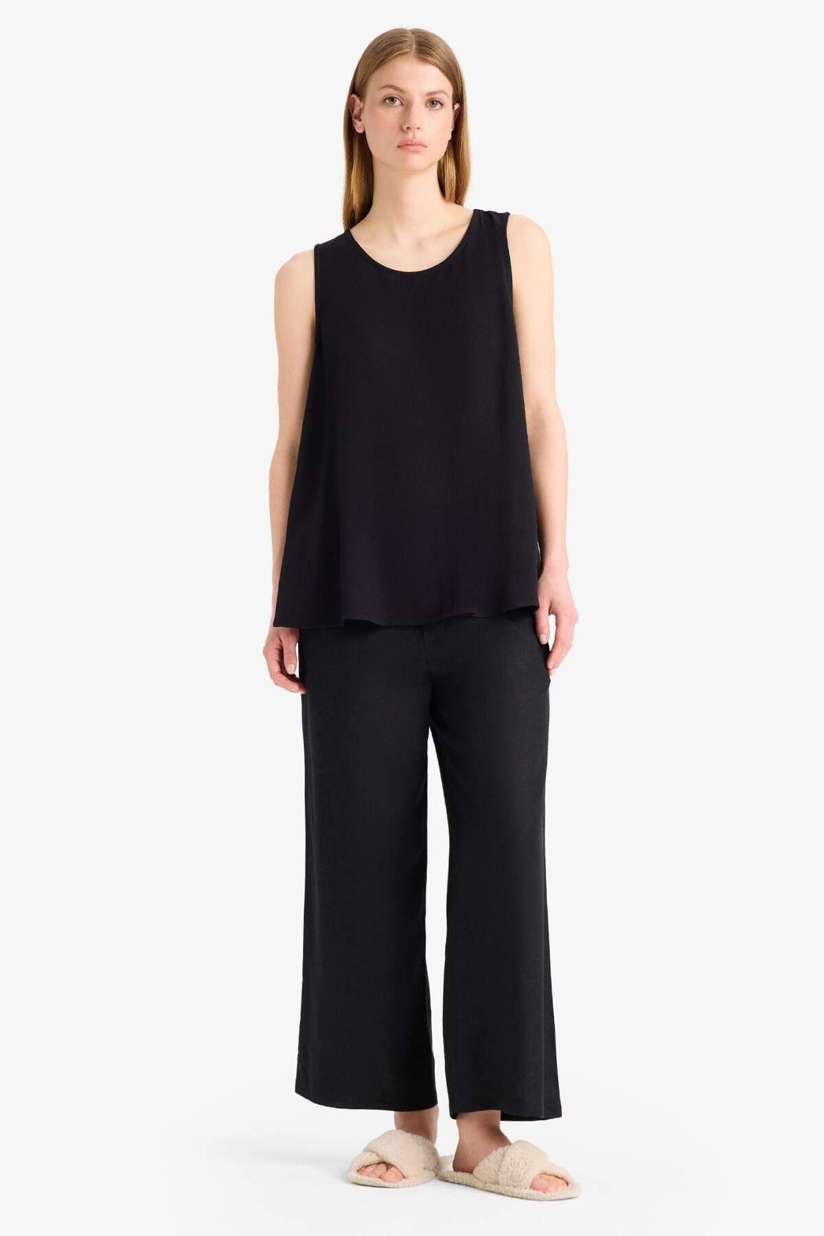 DeFacto-Regular Fit Round Neck Sleeveless Black Beach Top-Fall in Love D9762Ax25Sm 2