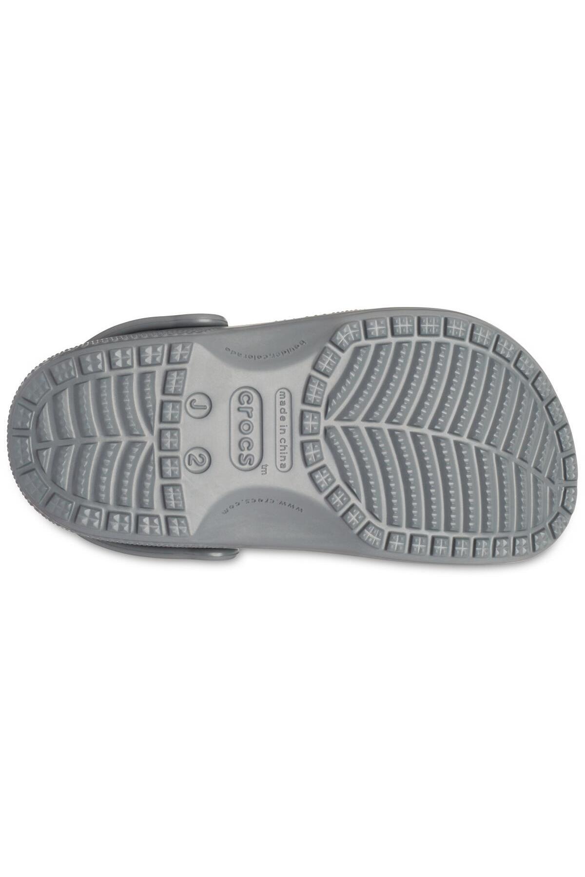 Crocs-شبشب رمادي كلاسيكي للأطفال 4
