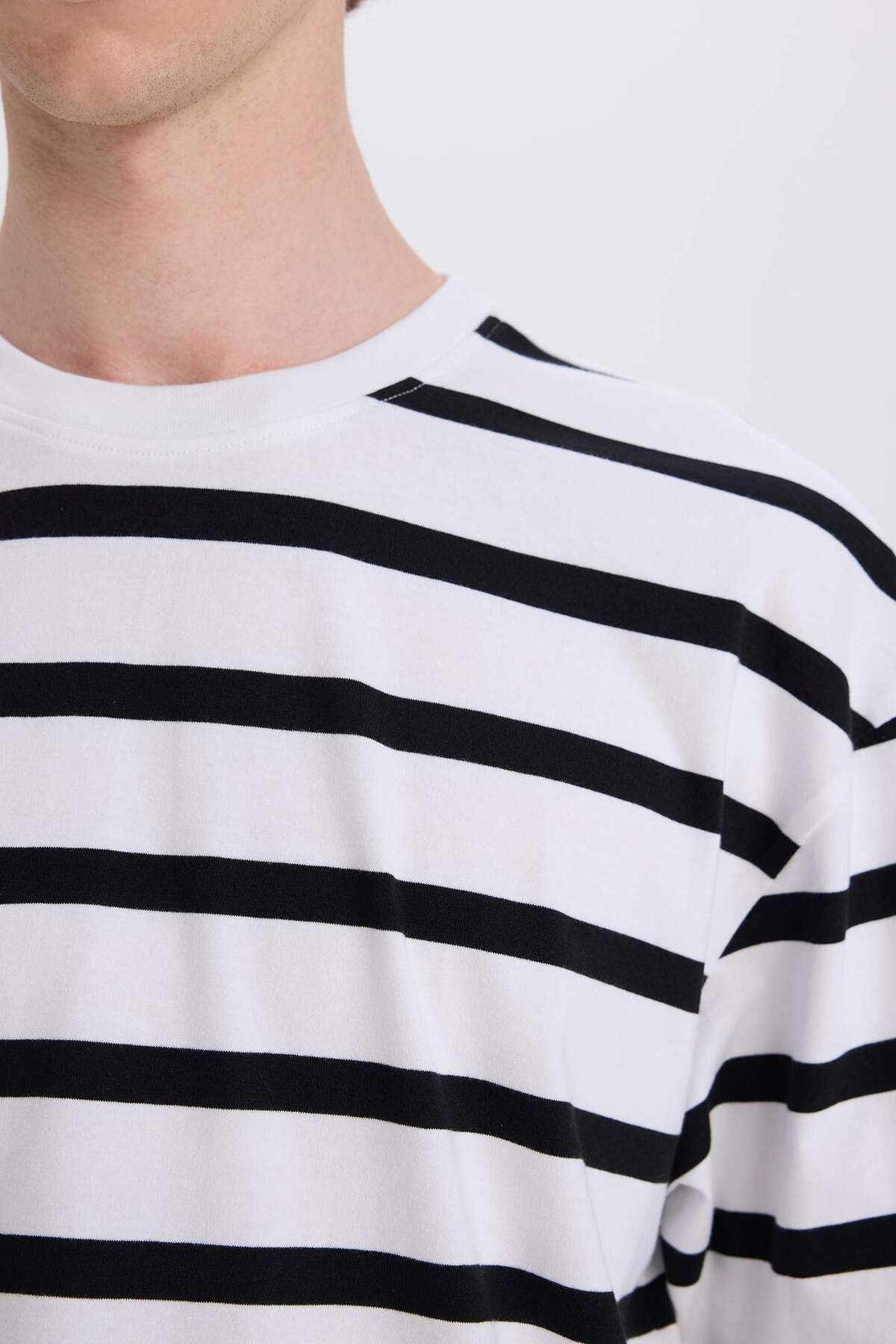 DeFacto-100% Cotton Boxy Fit Crew Neck Striped Short Sleeve T-Shirt E1160Ax25Sm 5