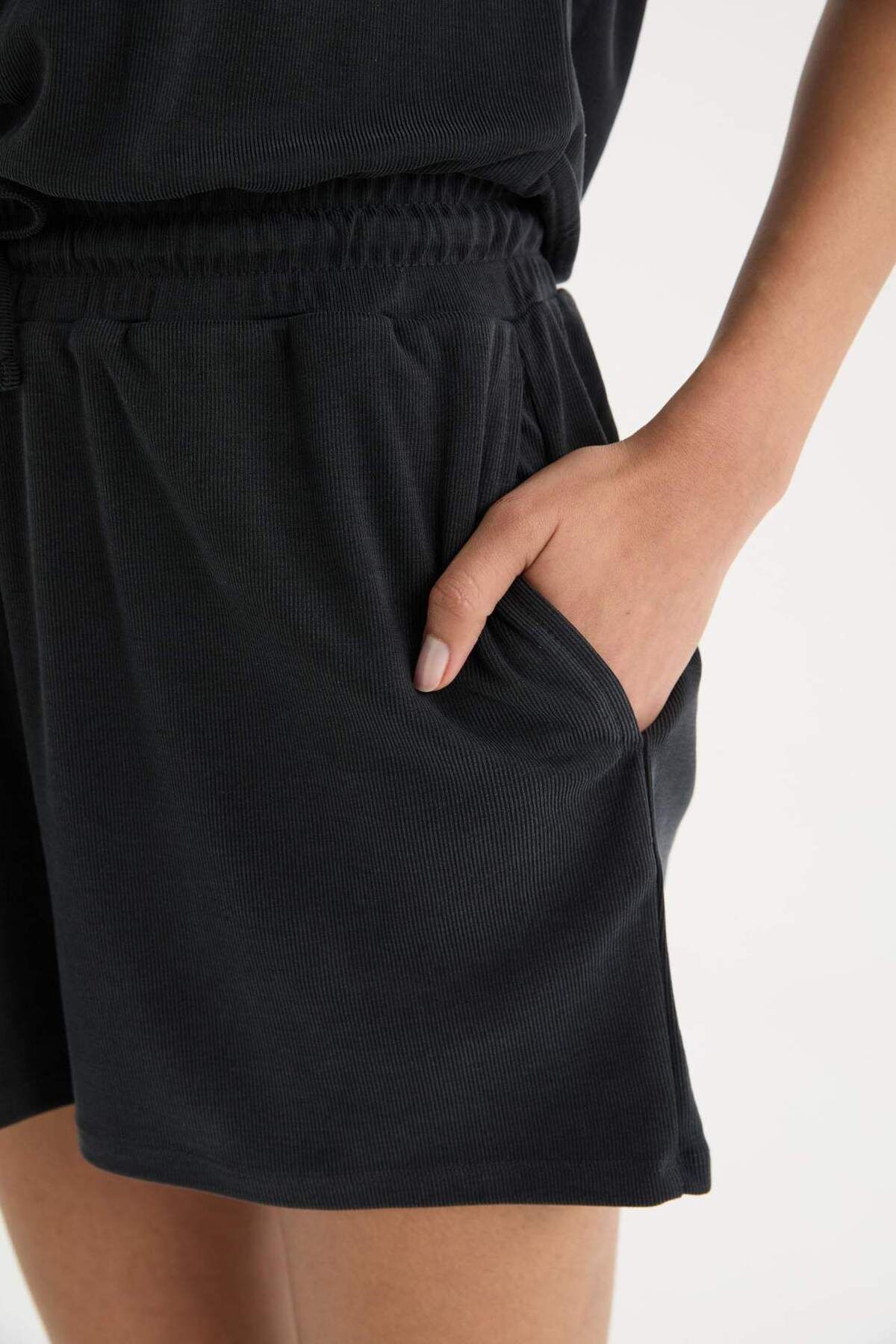 DeFacto-DeFactoFit Standard Fit Rundhals Basic Gerader Pocket Modal Sportler Kurzer Jumpsuit E2935AX25SM 7