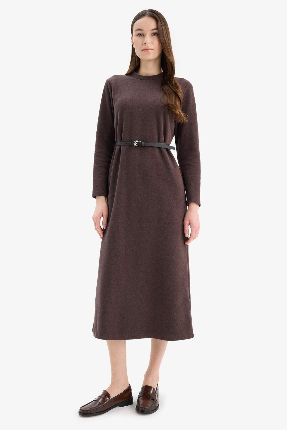 Regular Fit Bisiklet Yaka Basic Düz Kemerli Uzun Kollu Selanik Kumaş Midi Elbise E5790ax25sp