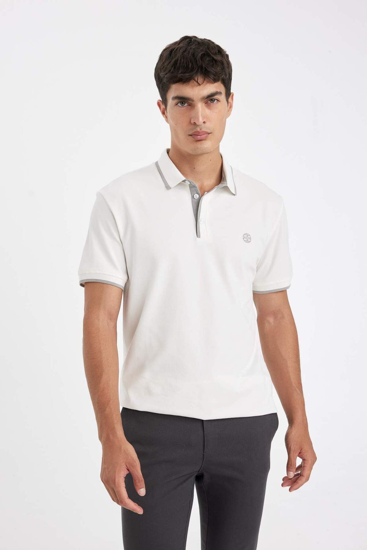 DeFacto-Nové tričko Regular Fit Polo s krátkým rukávem Pique D5993AX24SM 4