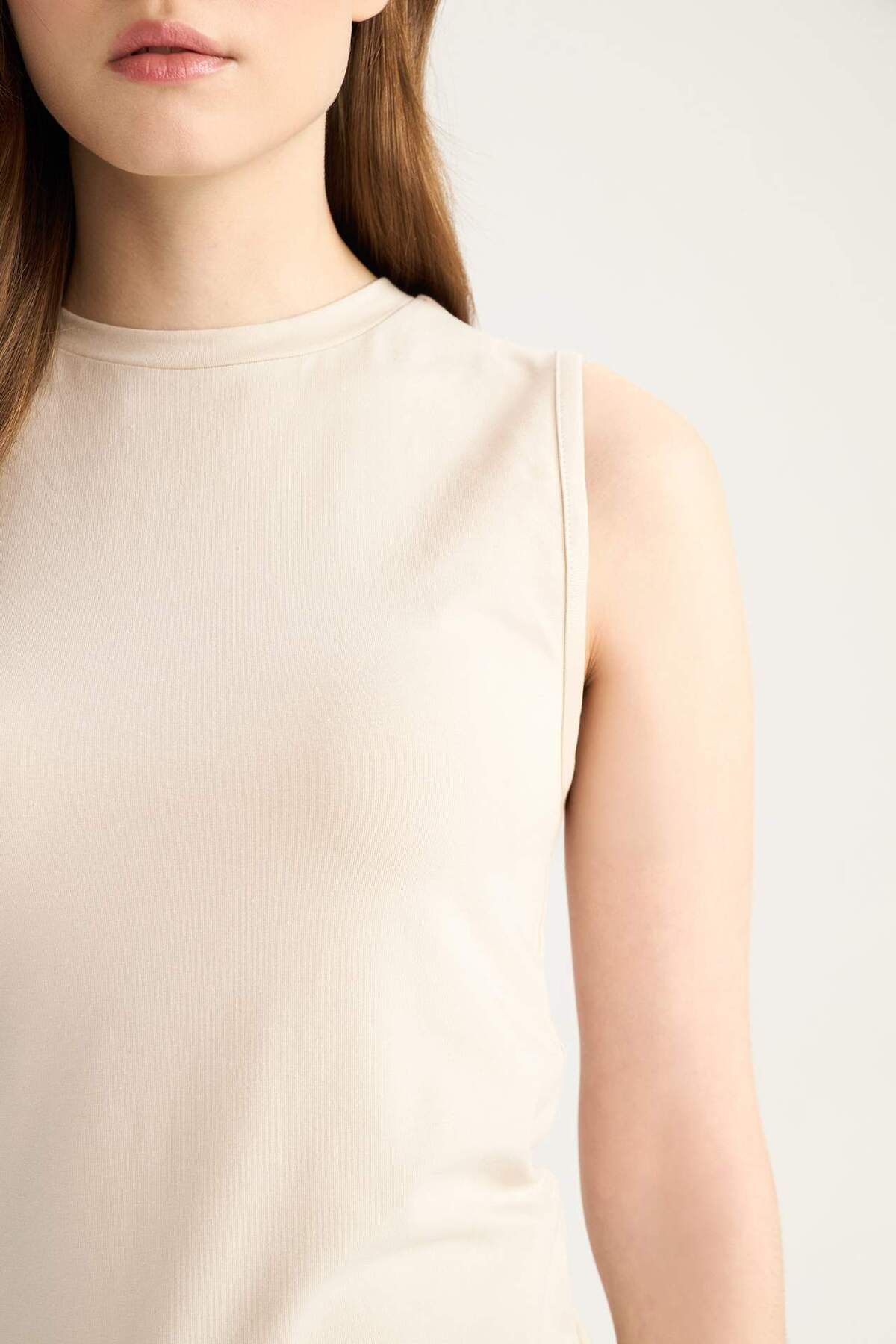 DeFacto-Regular Fit Crew Neck Basic Plain Sleeveless Undershirt E7619Ax25Sp 5