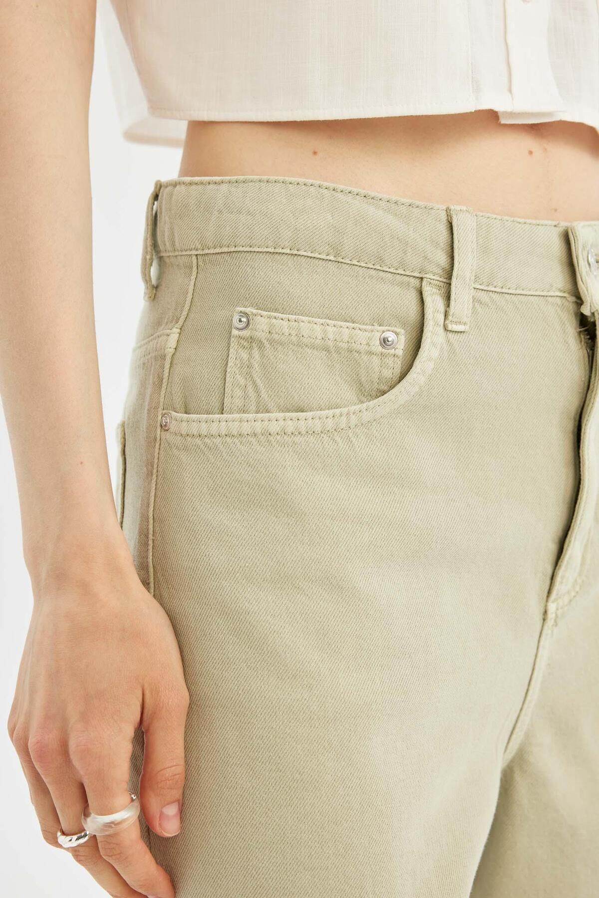 DeFacto-Gabardine-Shorts mit kurzem Bein – Regular Fit, normale Taille D0964AX24SM 5