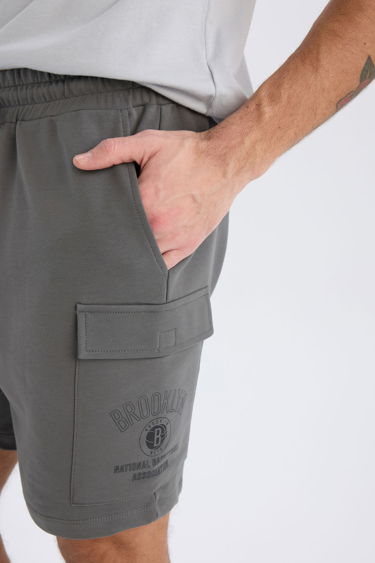 DeFacto-Defactofit Nba Brooklyn Nets Standard Fit Sportsman Short Leg Shorts D8620Ax25Sp 7