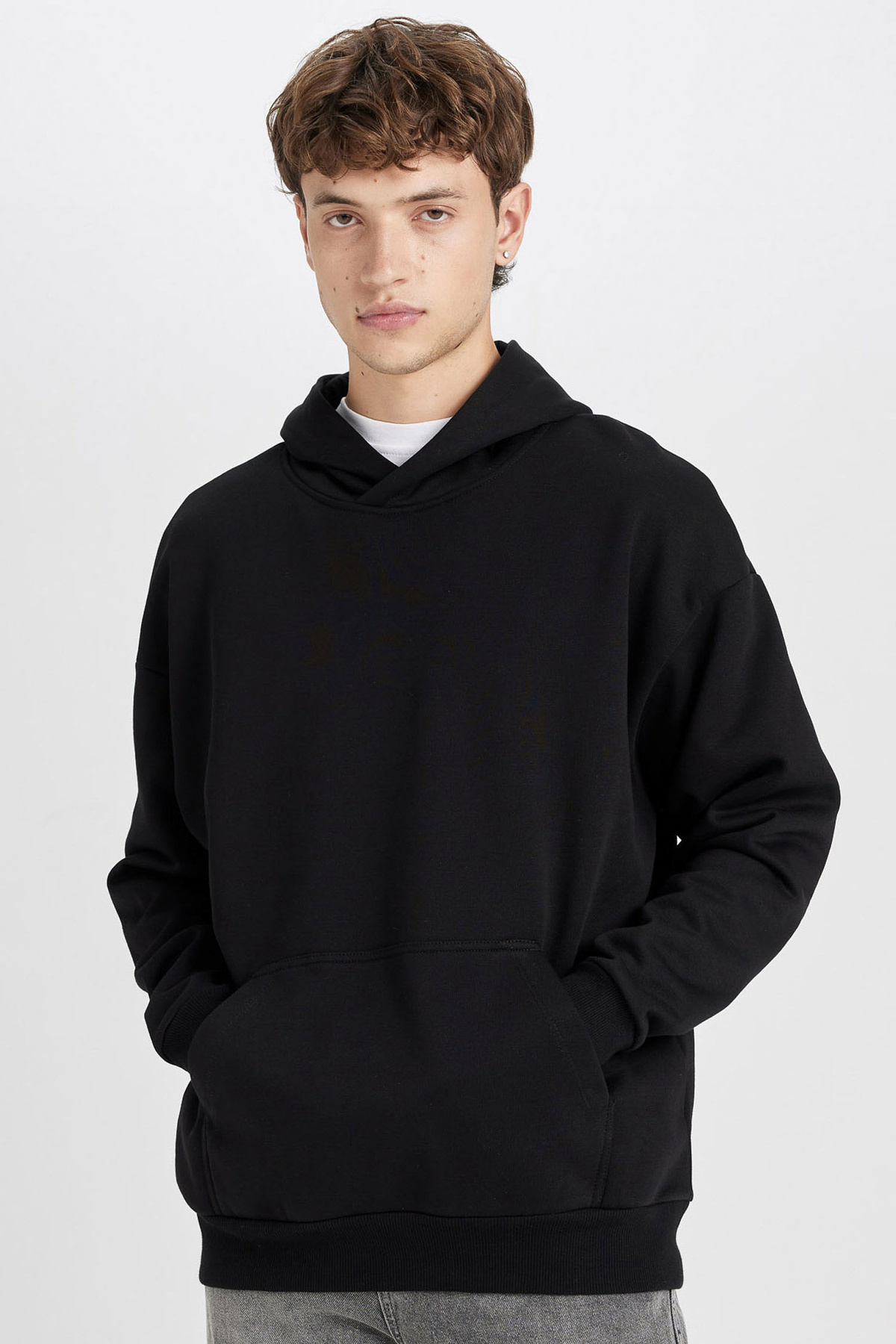DeFacto Oversize Fit Kapüşonlu Kanguru Cepli Içi Yumuşak Tüylü Sweatshirt
