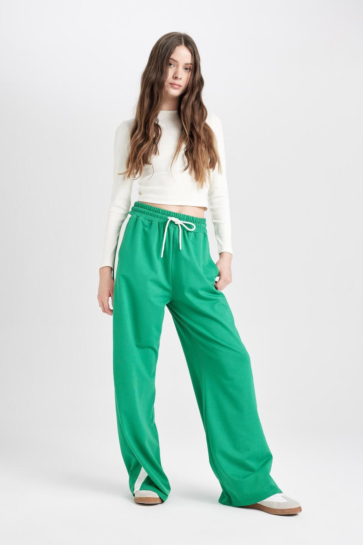 DeFacto-Cool Sweatpants with Wide Leg and Elastic Waist - Lace-Up Stripe D4764Ax24Au 3