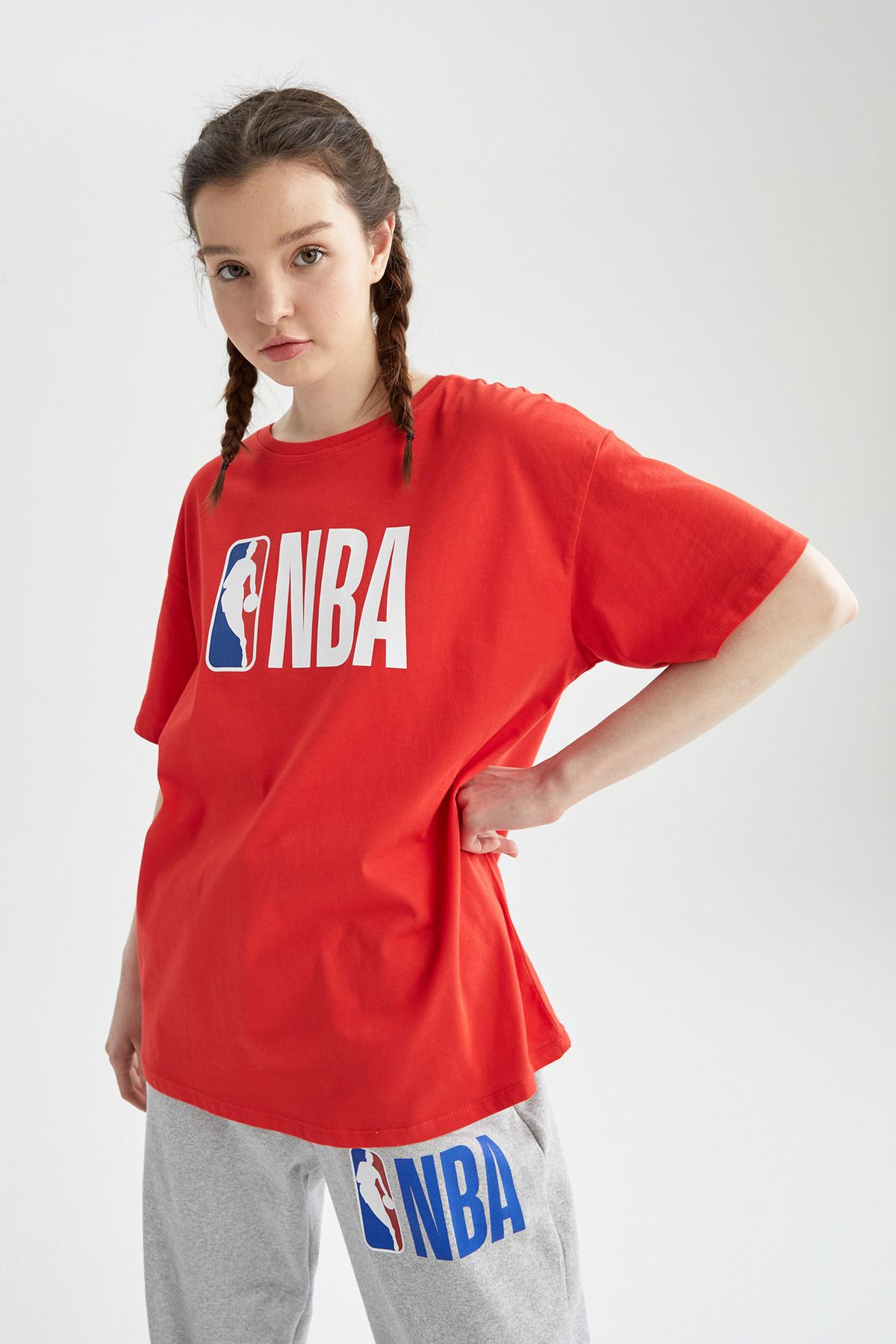 DeFacto-Тениска с къс ръкав DeFactoFit NBA Wordmark Oversize Wide Pattern Print V9082AZ25SP 5