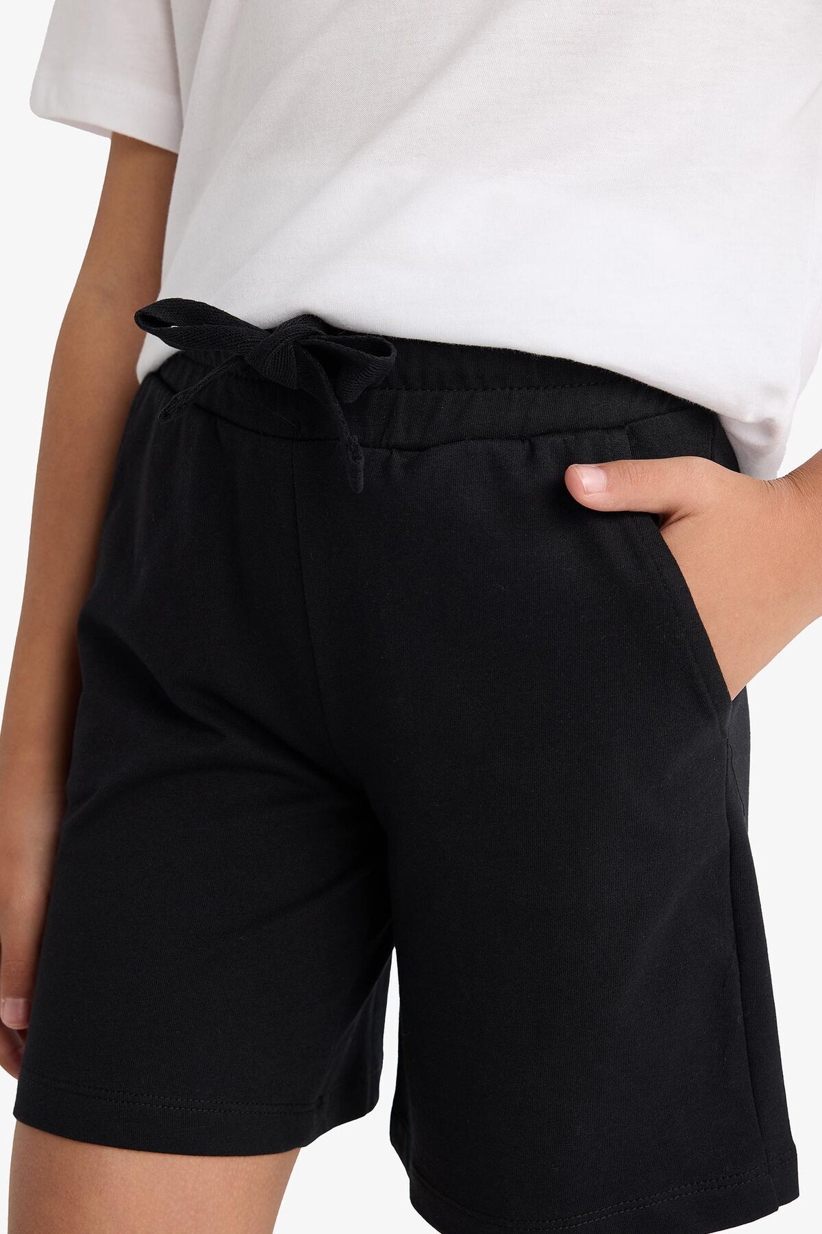 DeFacto-Mädchen-Shorts Relax Fit Basic Solid mit elastischem Bund D9058A825HS 5
