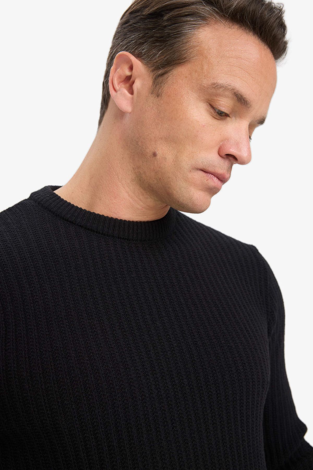 DeFacto-Strukturierter Strickpullover mit Standard-Passform und Rundhalsausschnitt E0811axns 4