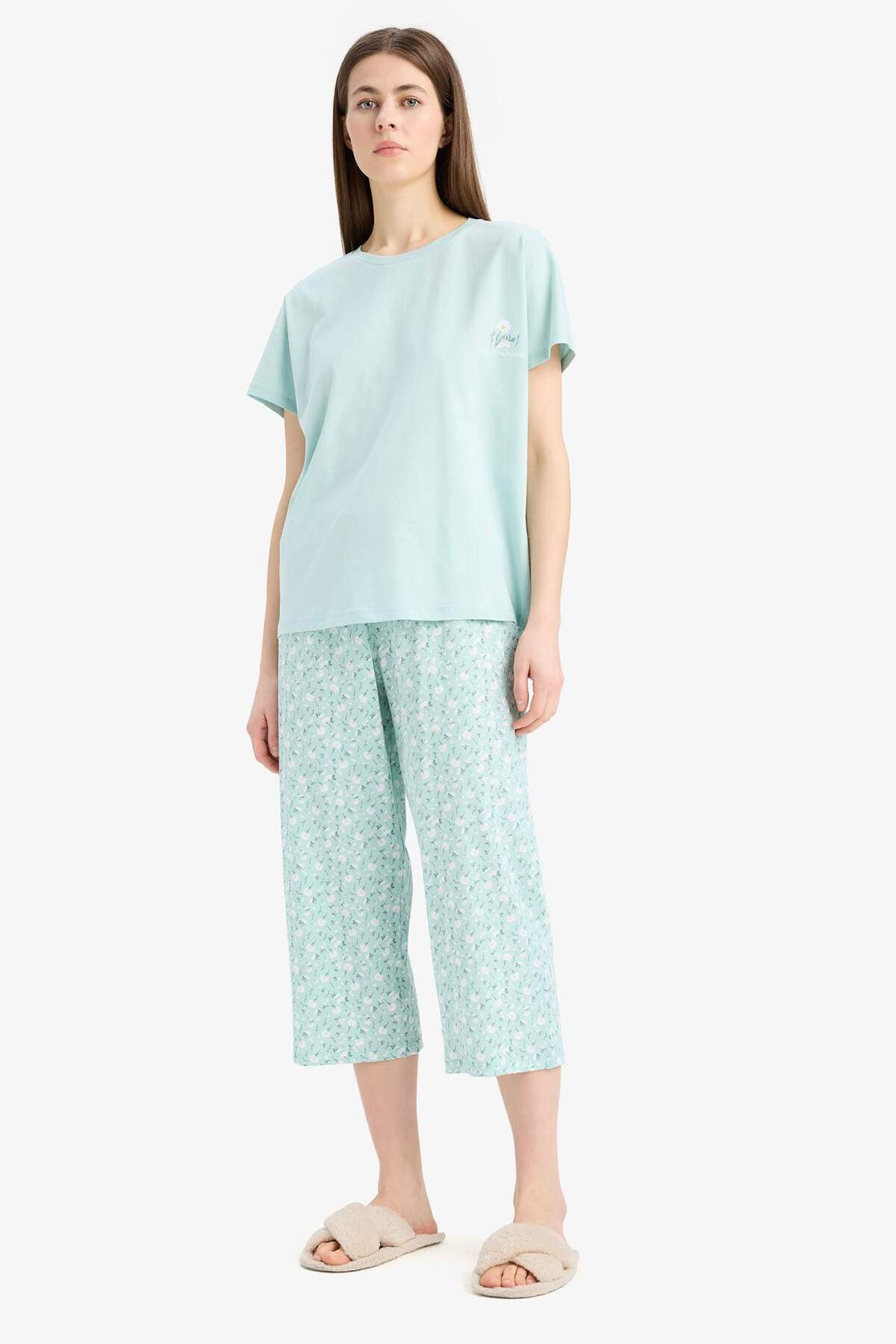DeFacto-Pajama Sets Short Sleeve Top Stretchy Waisted Capri Bottom-Fall in Love E0263Ax25Sp 2
