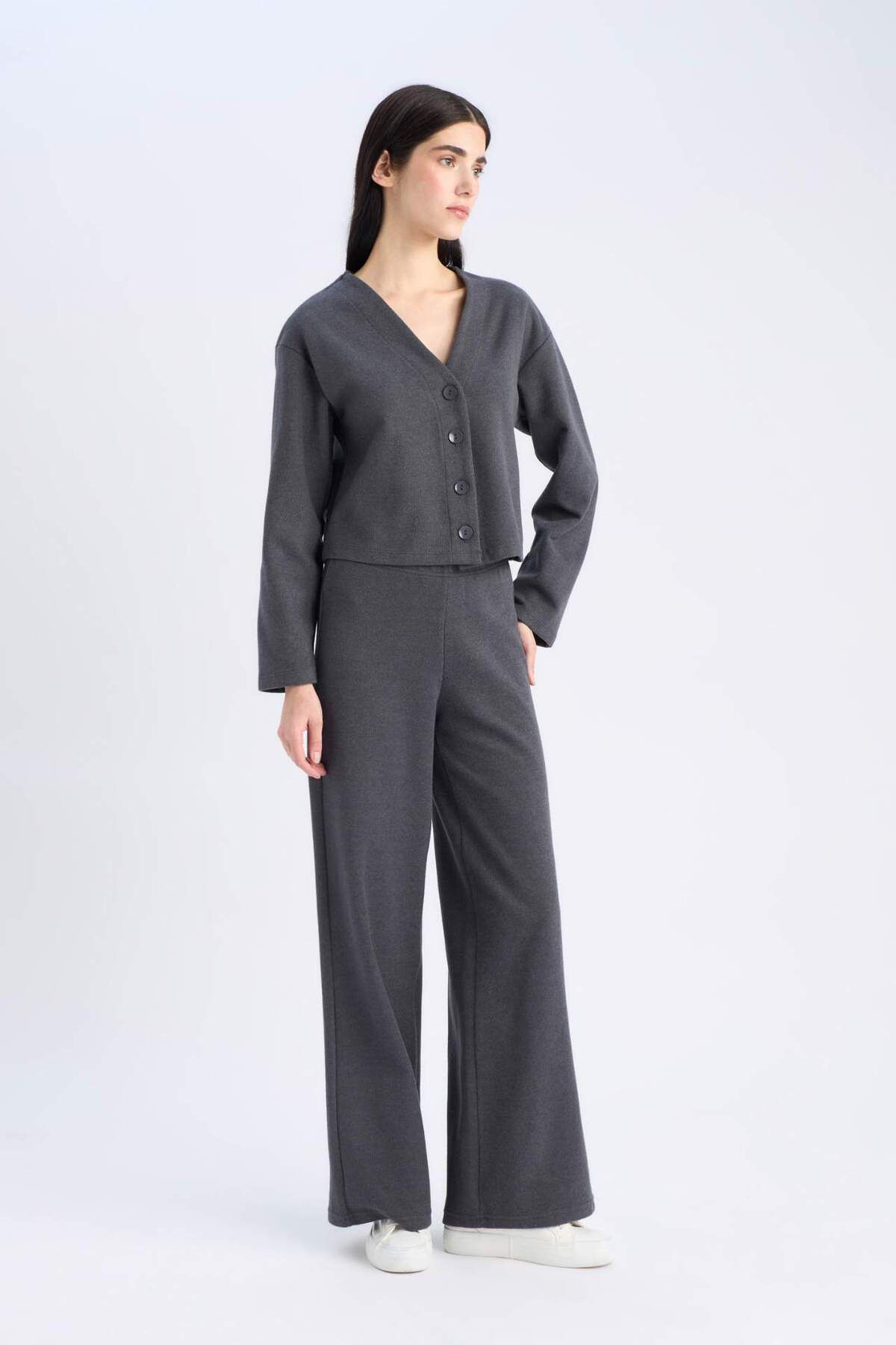DeFacto-2er-Set Strickjacke mit V-Ausschnitt und Knöpfen, Hose mit weitem Bein und dehnbarer Taille E9859AX24WN 2