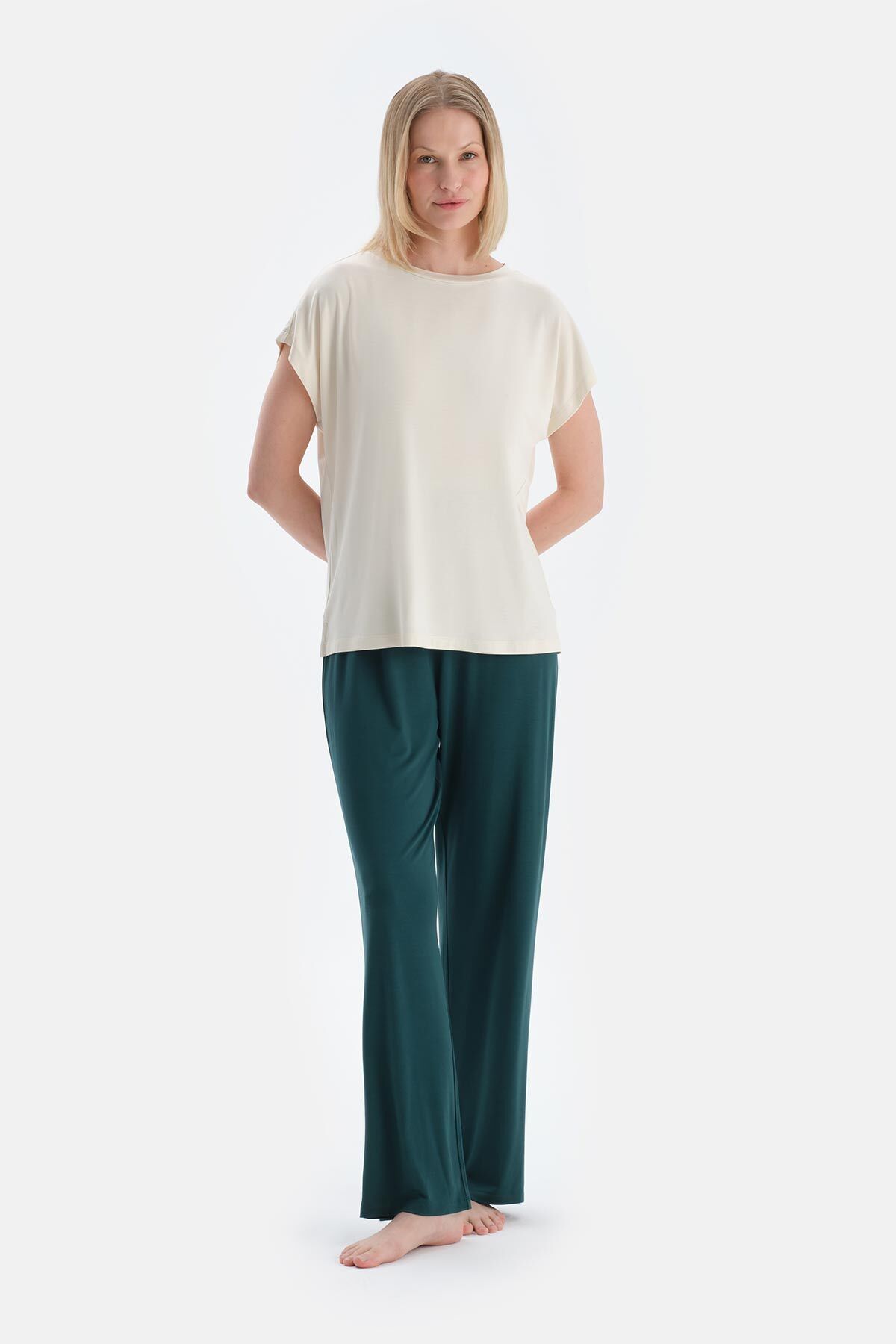 Dagi-Ecru Off Shoulder Short Sleeve Viscose T-Shirt Pants Pajama Set 4