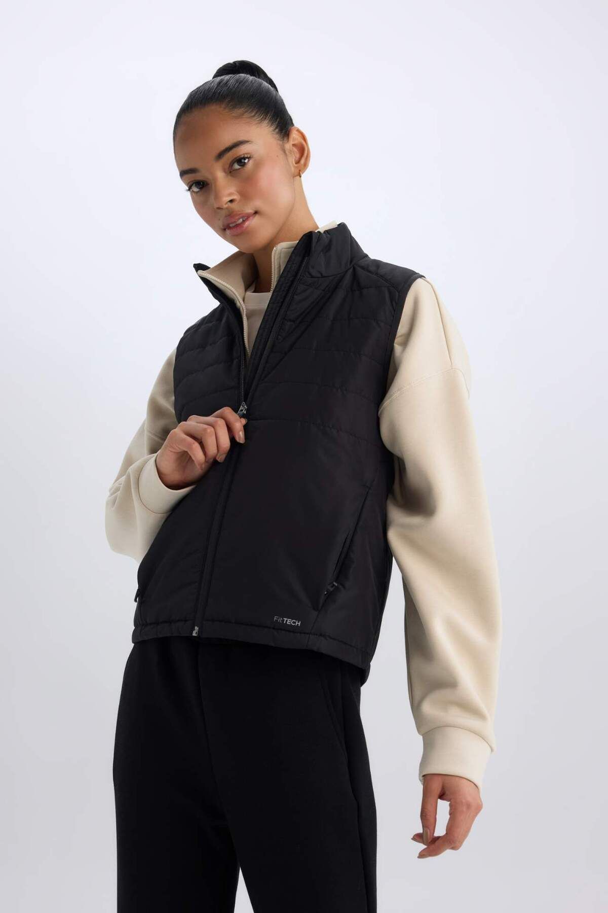 DeFacto-Defactofit Water Repellent Regular Fit Zipper Sports Vest D6081Ax25Sp 3