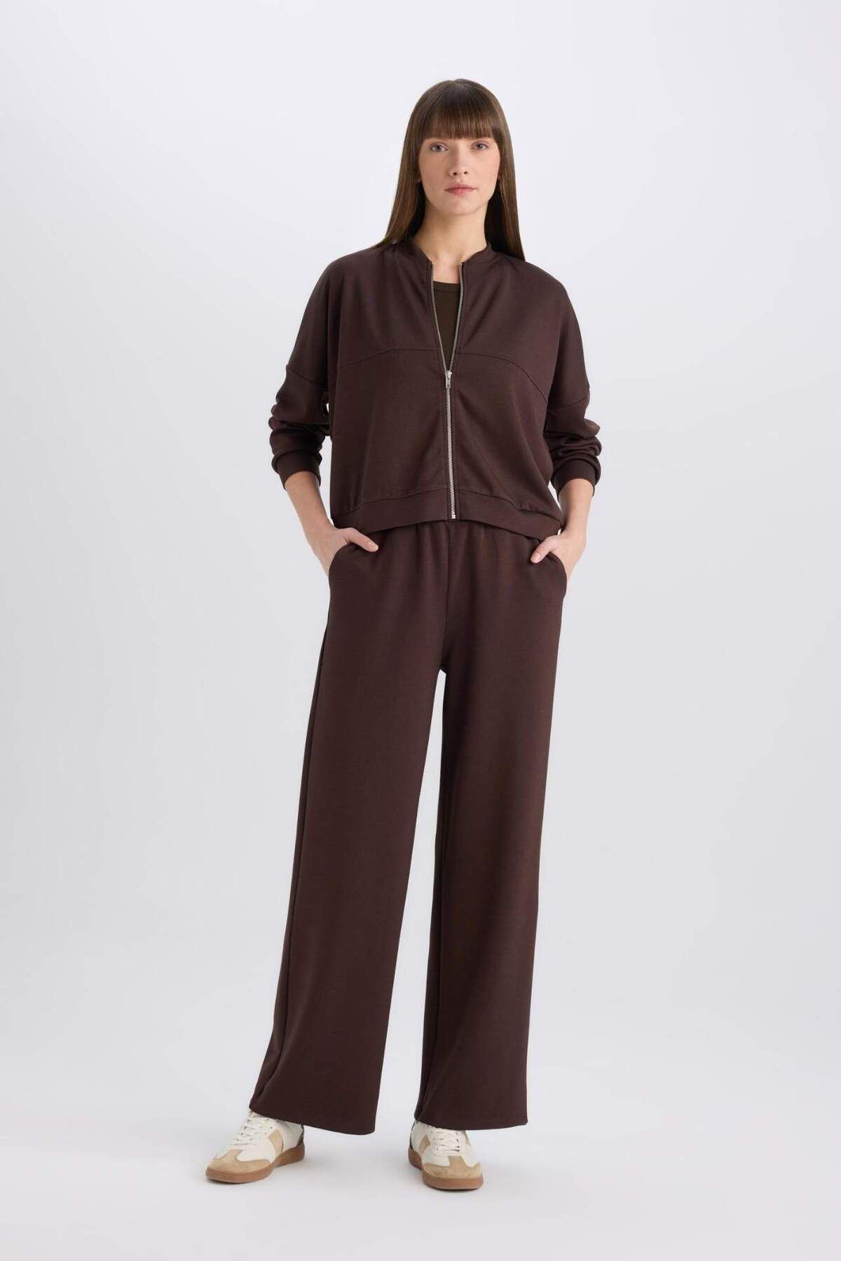 DeFacto-Schmal geschnittene Jogginghose mit weitem Bein, Basic, einfarbig, mit Taschen, elastischer Taille, weicher Griff, weites, lockeres Bein E5818AX25SP 2