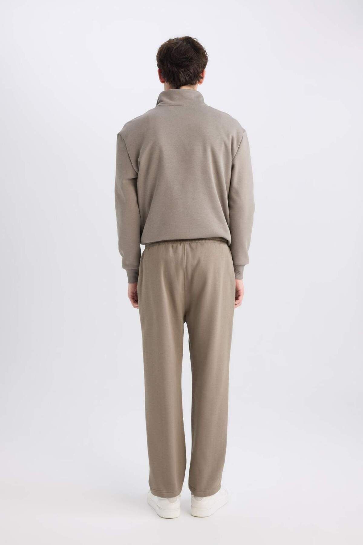 DeFacto-Jogginghose mit normaler Passform, Basic, einfarbig, mit Fleece-Innenseite, Taschen, Schnürung an der Taille, gerader Beinabschluss D7836AX25SP 8