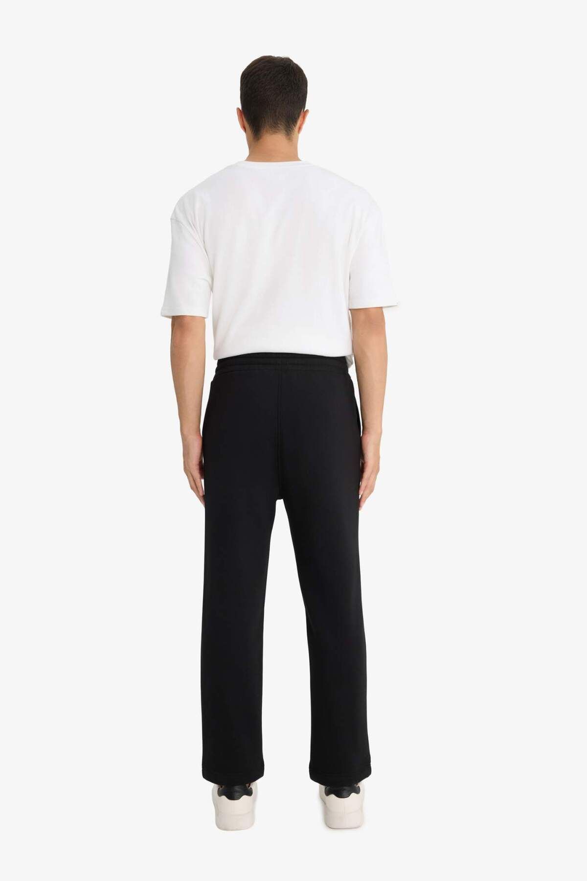DeFacto-Jogginghose mit normaler Passform, Basic, einfarbig, mit Fleece-Innenseite, Taschen, Schnürung an der Taille, gerader Beinabschluss D7836AX25SP 6