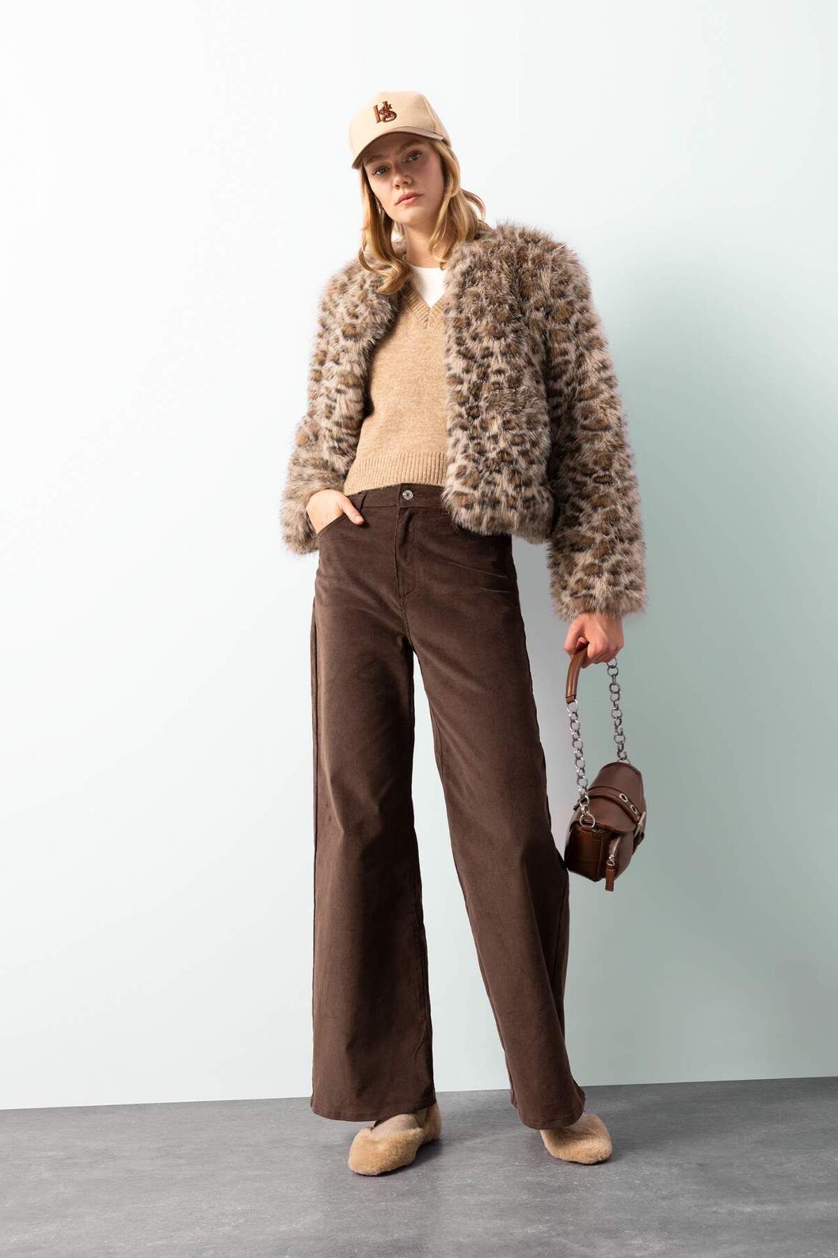 DeFacto-Regular Fit Leopard Print Faux Fur Jacket Coat D6650Ax24Wn 2