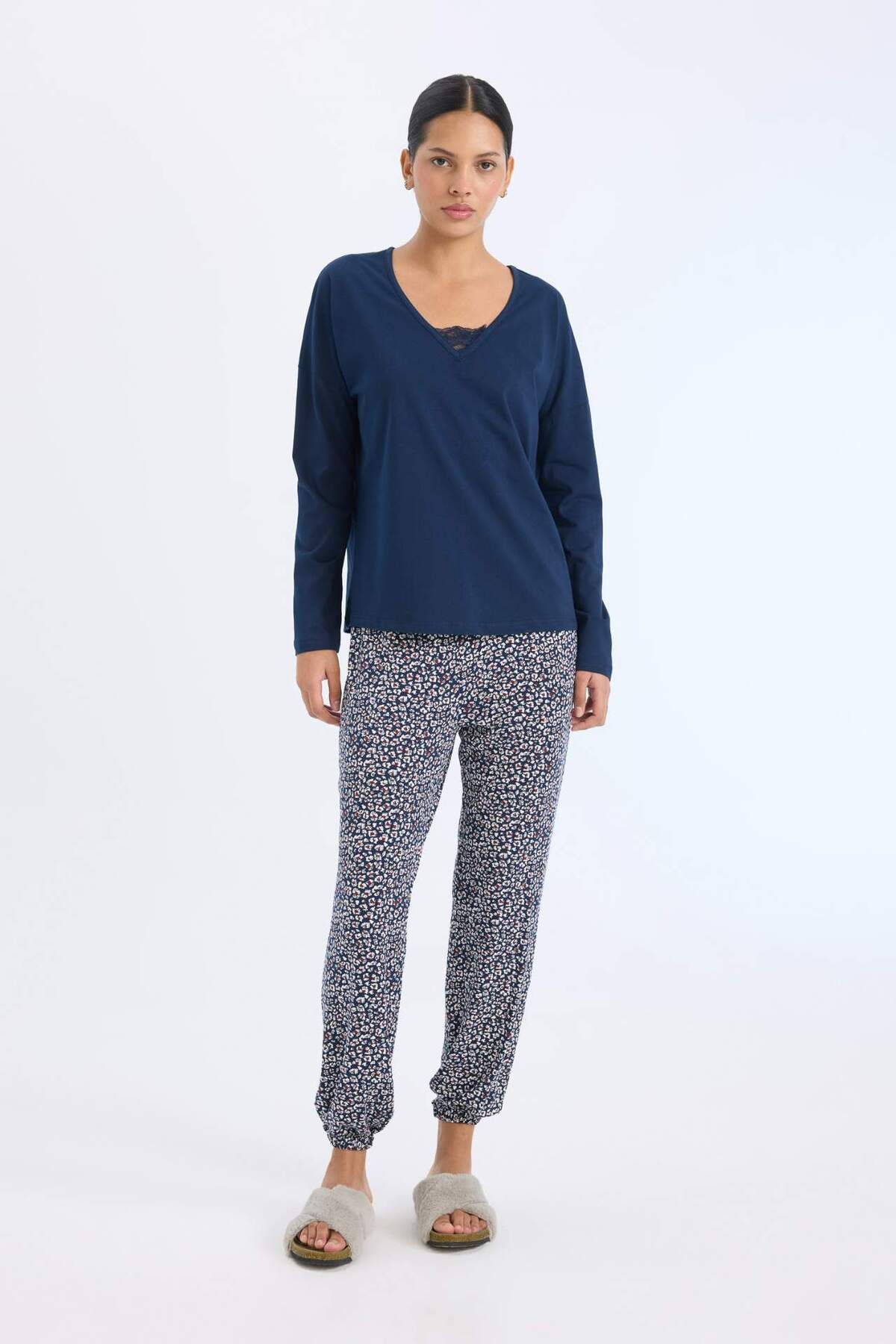 DeFacto-Sleepwear Set to Fall in Love - Long Sleeve and Pattern E2357Ax24Wn 3
