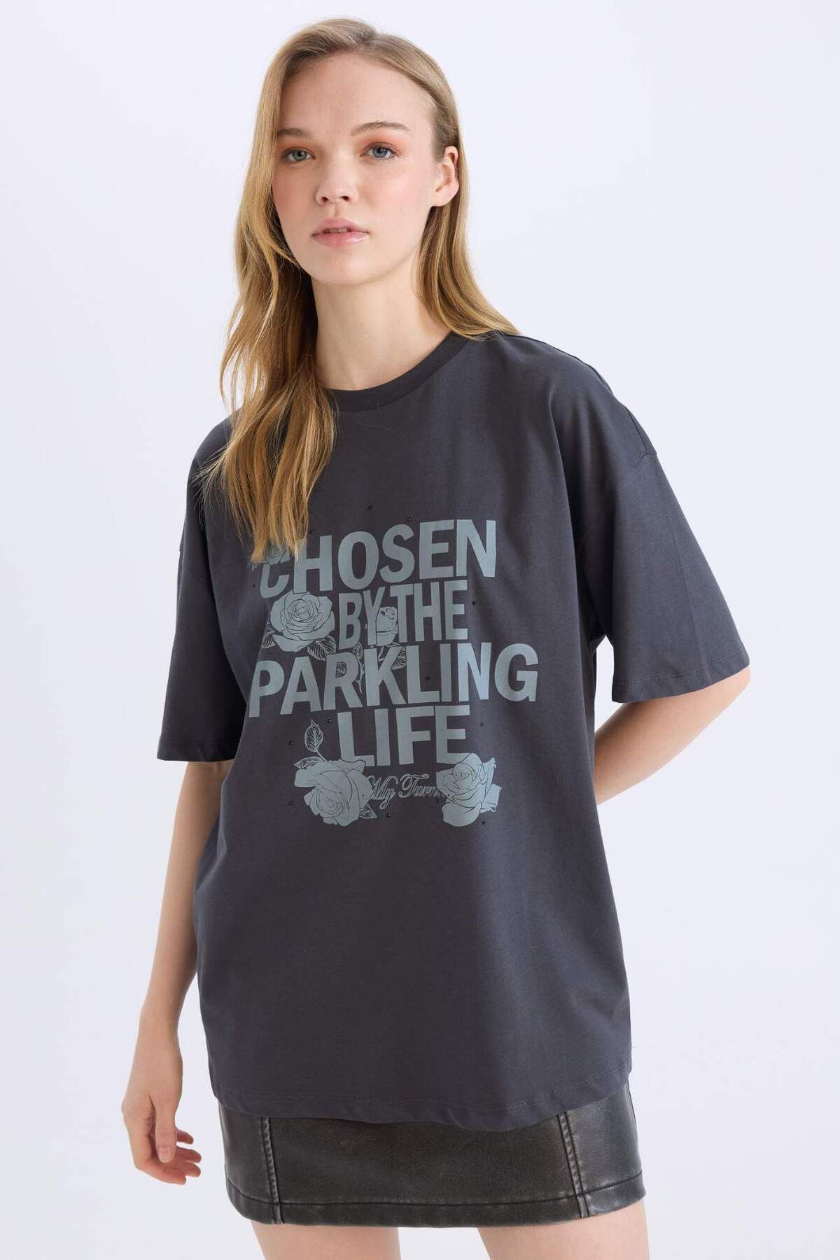 DeFacto-Tricou oversize cu mânecă scurtă cu decolteu lat și imprimeu E1877AX24WN 3