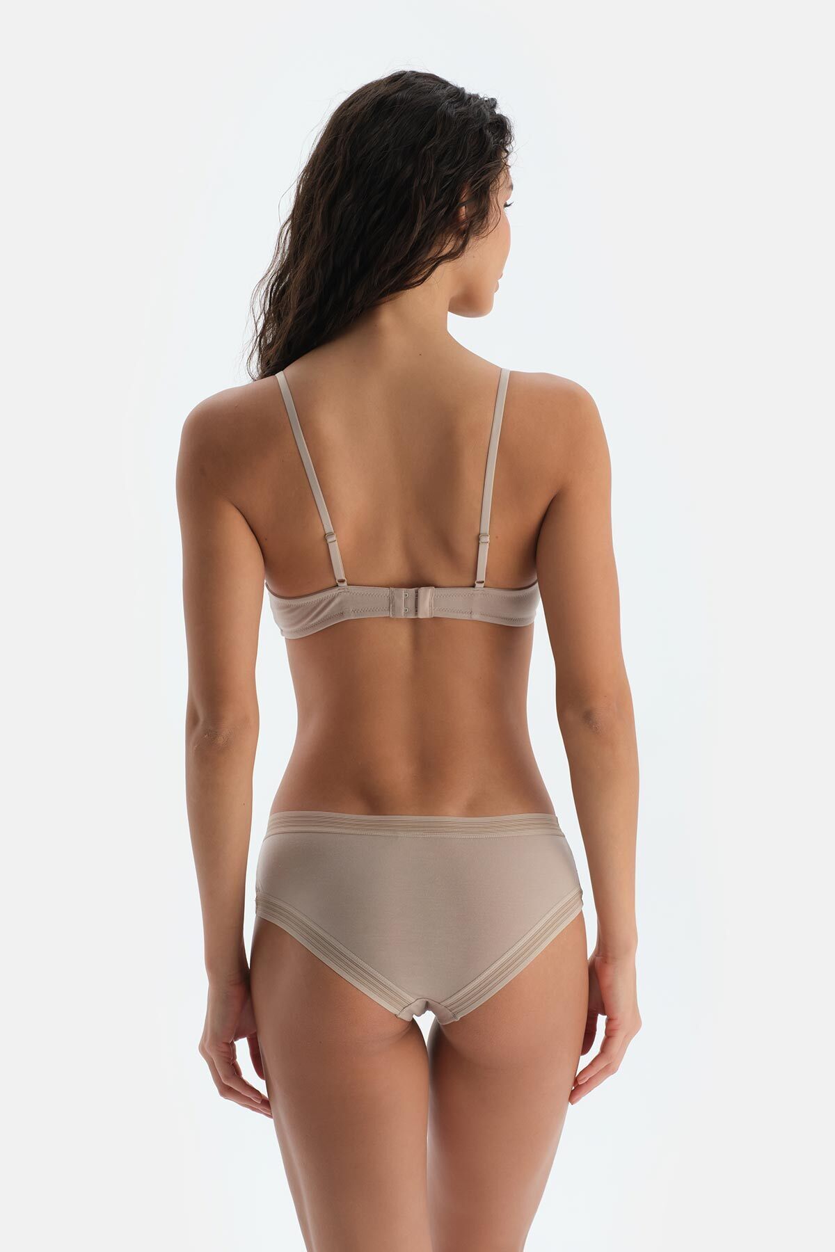 Dagi-Stone Basic Triangle Form Soft Bra 2