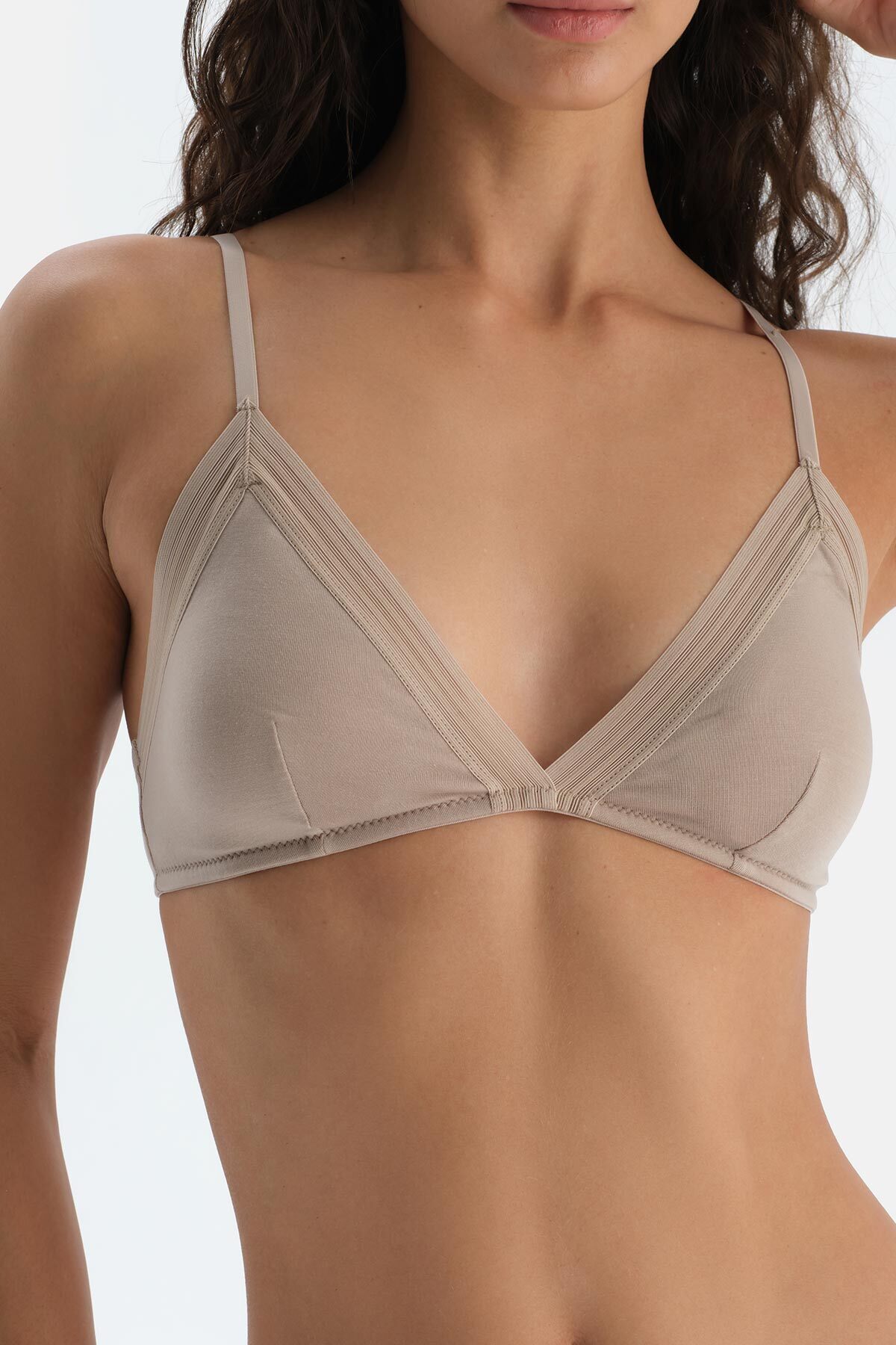 Dagi-Stone Basic Triangle Form Soft Bra 5