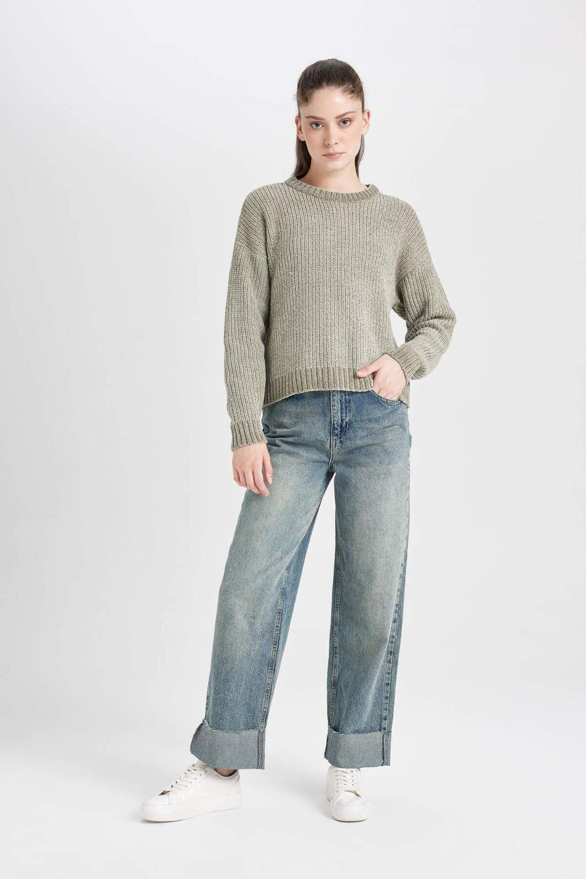 DeFacto-Strickpullover mit normaler Passform und Rundhalsausschnitt C6227AX24CW 2