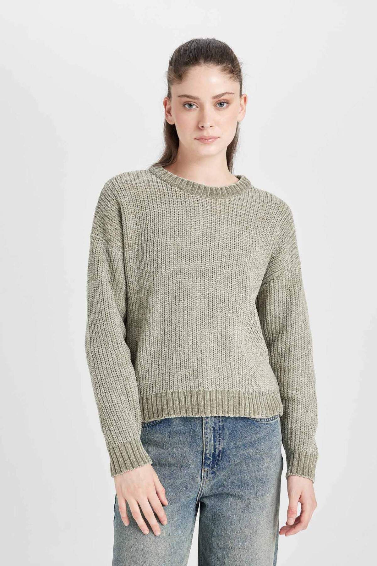 DeFacto-Strickpullover mit normaler Passform und Rundhalsausschnitt C6227AX24CW 3