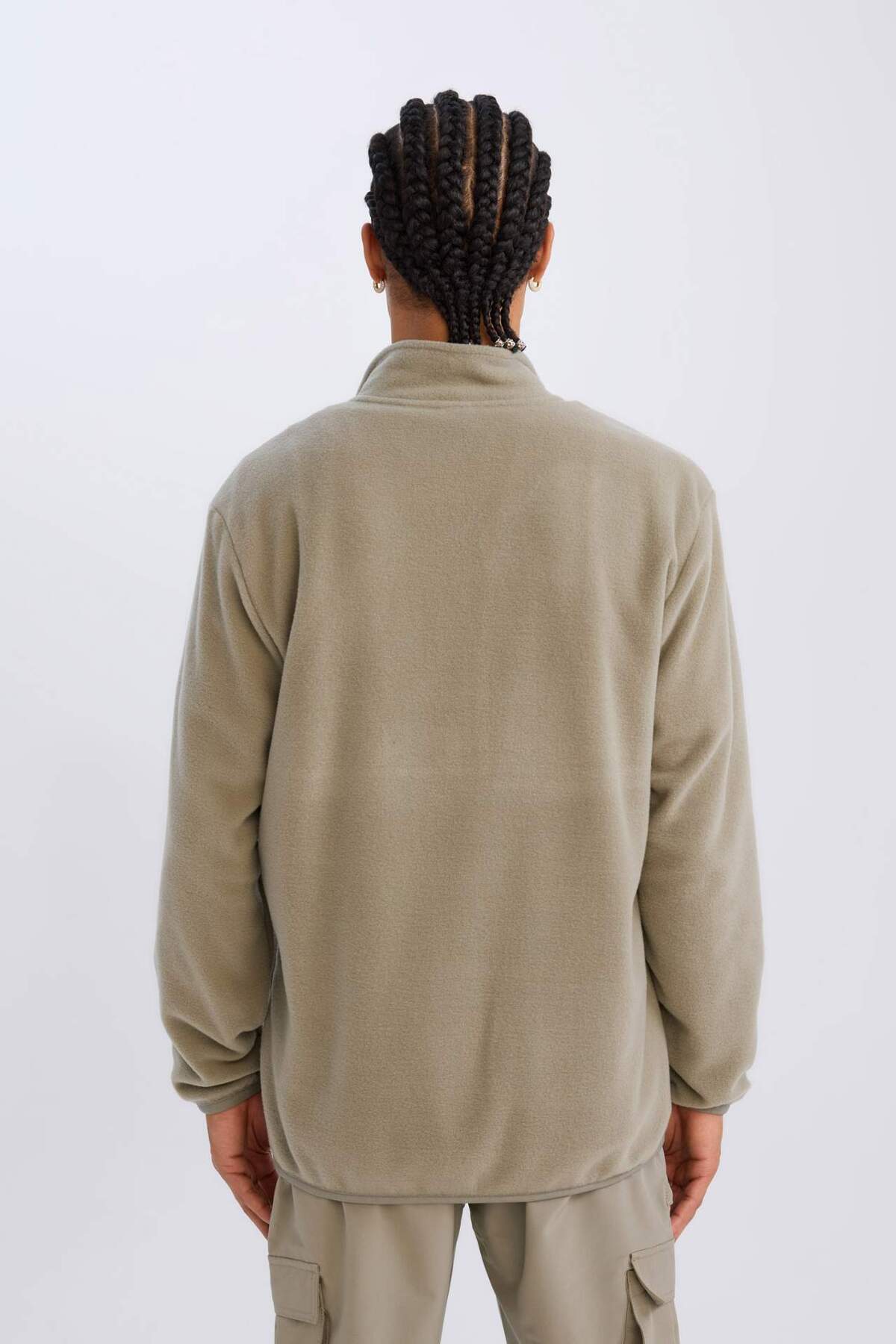DeFacto-Sport-Sweatshirt aus Fleece mit Stehkragen und Reißverschluss – Standard-Passform D9226ax24wn 6