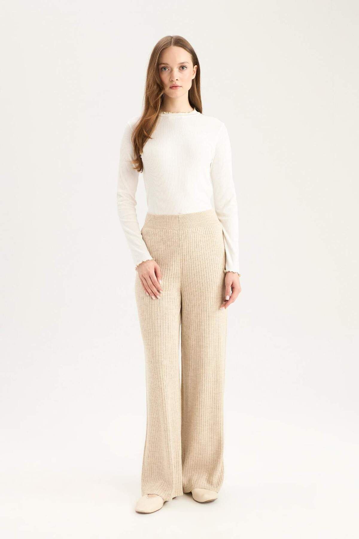 DeFacto-Tricotaj Relax Fit Pantaloni largi, cu picioare largi, de bază, drepte, cu talie elastică E2940AX24WN 3