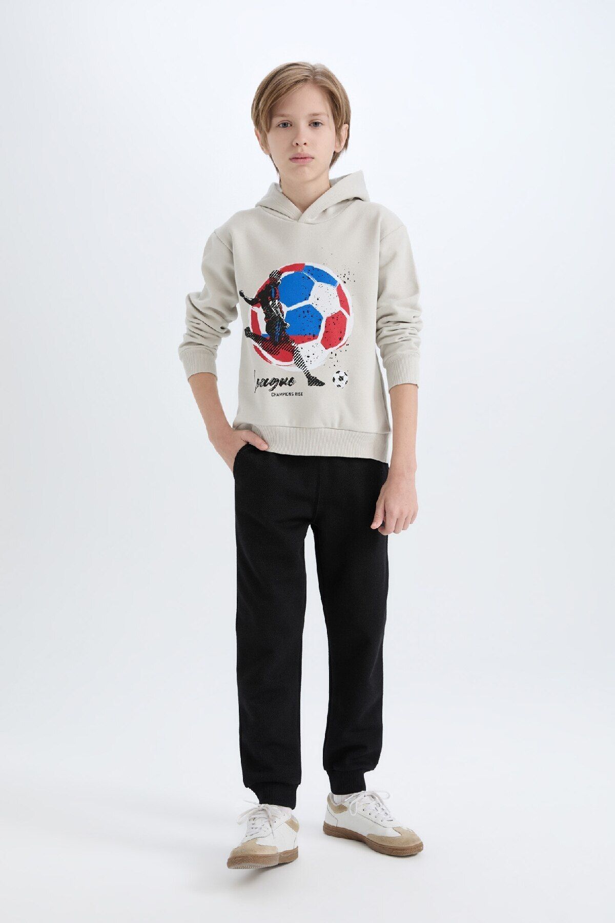 DeFacto-2-teiliges Set für Jungen – dickes, bedrucktes Sweatshirt mit Kapuze und elastische Jogginghose D6870a824cw 2
