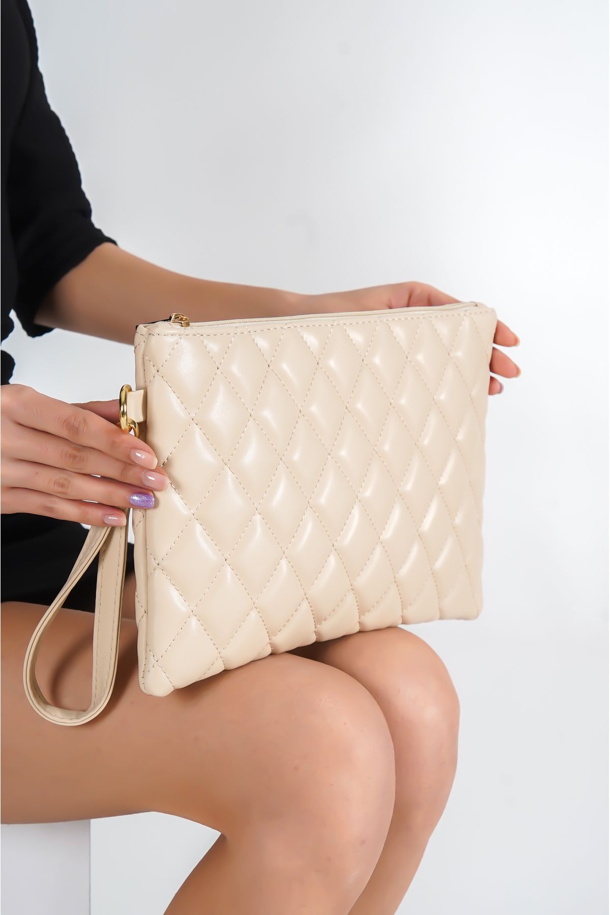 Capone Outfitters-Paris Gesteppte Damentasche in Beige 2