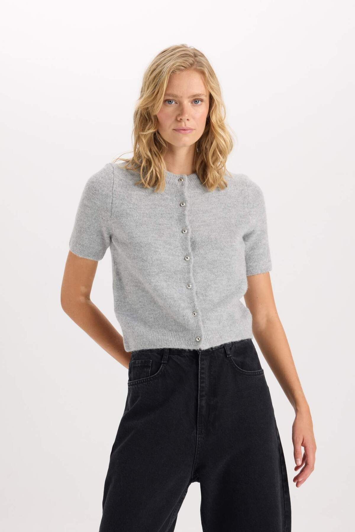 DeFacto-Regular Fit Crew Neck Basic Plain Button Short Sleeve Knitwear Cardigan D3526Ax24Wn 4